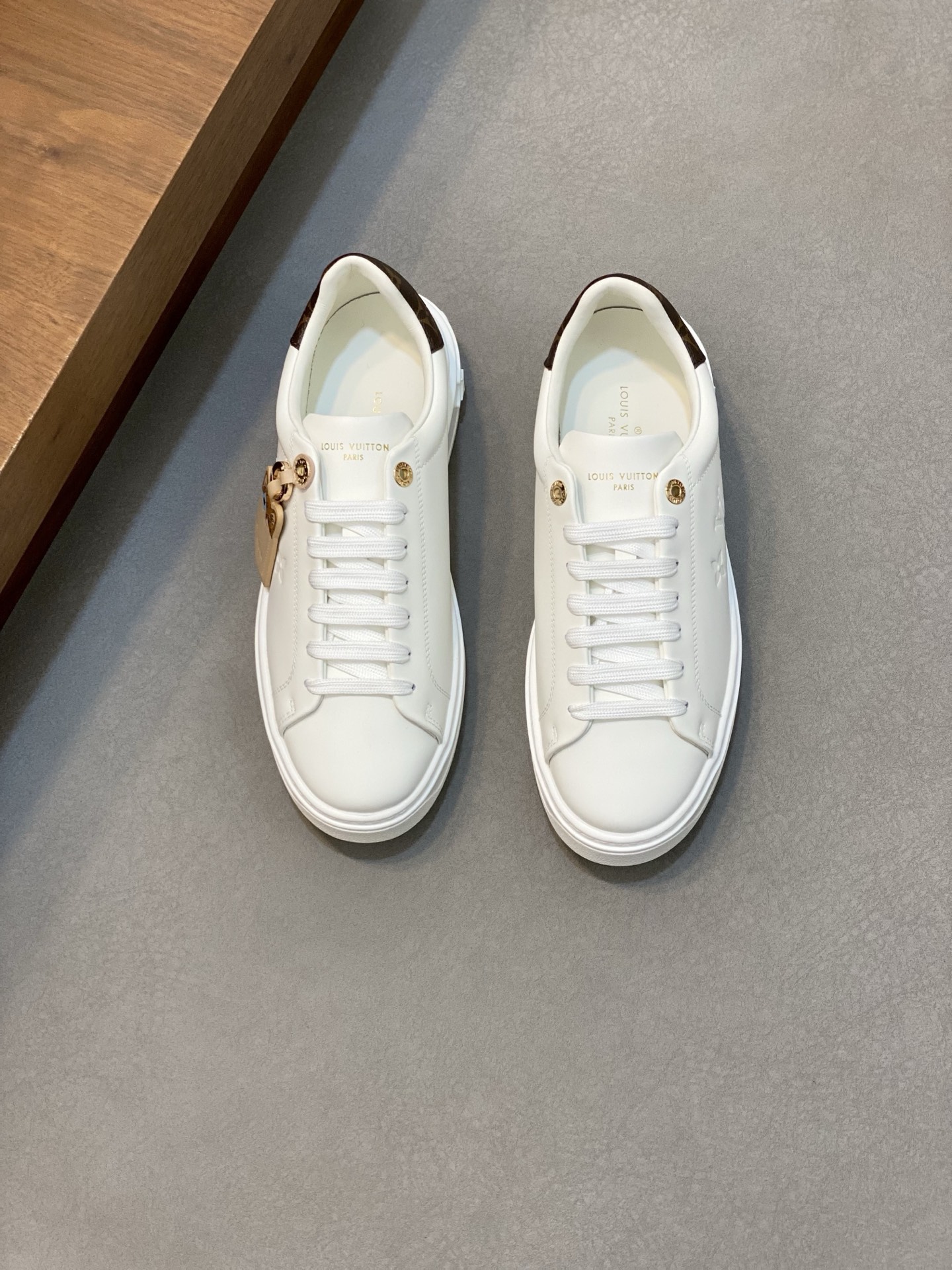 NO:221998,Brand LOUIS VUITTON original color matching, 35-45 couples price, material, new Louis Vuitton style, casual shoes!  Original single-quality Labon craft upper adopts cowhide printed cowhide inner style and fashionable. Simple and atmospheric original LV outsole, Louis Vuitton, louis vuitton, louis vuitton, louis vuitton, cowhide19860909品牌LOUIS VUITTON 颜色原版配色 码数35-45情侣款 价格 材质路易威登新款 休闲鞋！原单品质拉邦工艺鞋面采用牛皮印花牛皮内里版型时尚 简单大气原版LV大底,路易威登,louis vuitton,louis vuitton,louis vuitton,cowhide,Men's shoes