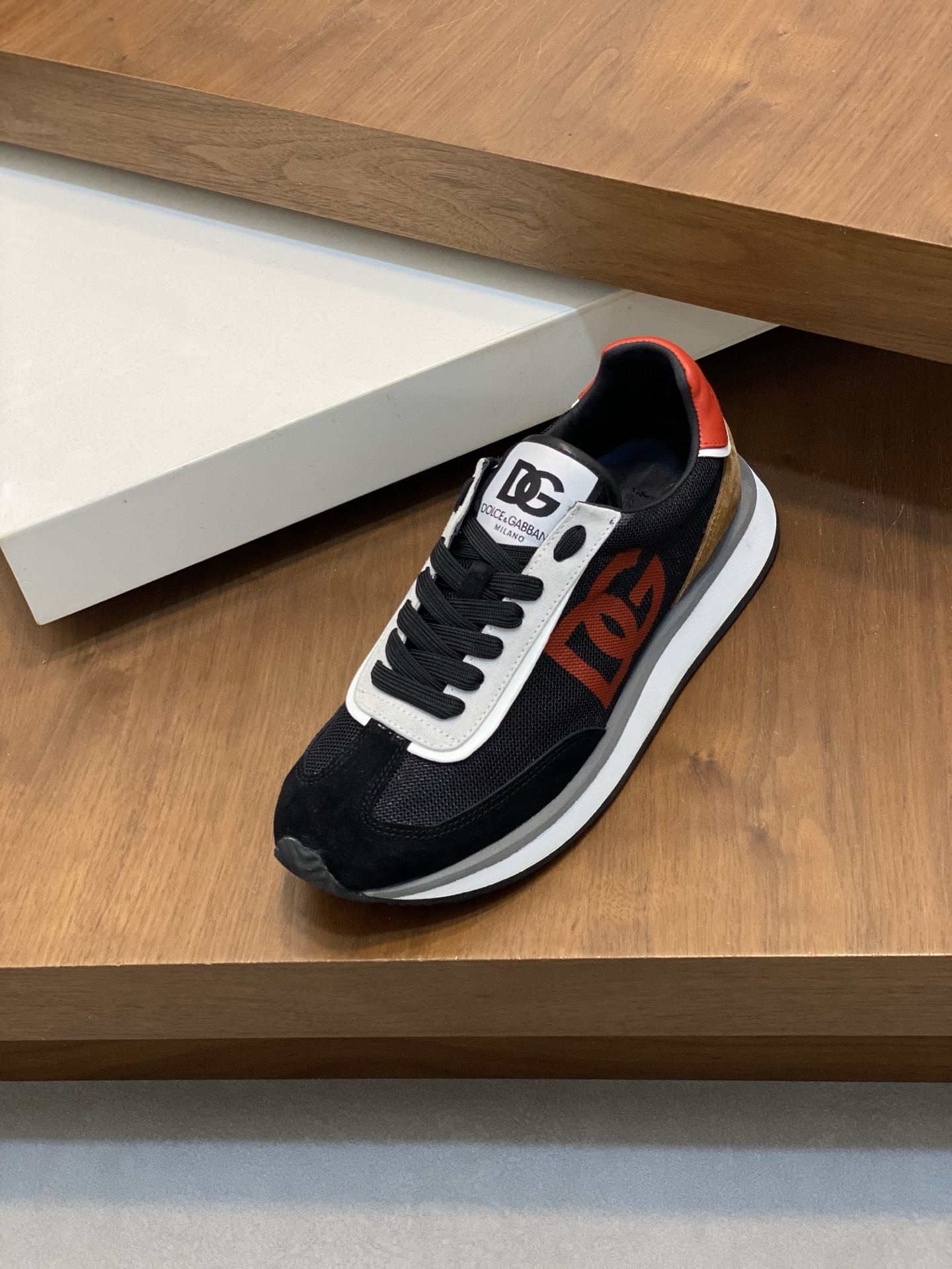 --Nuevo--Dolce&Gabbana--DG de gama alta de los hombres zapatos deportivo-casual. Mostrador superior 