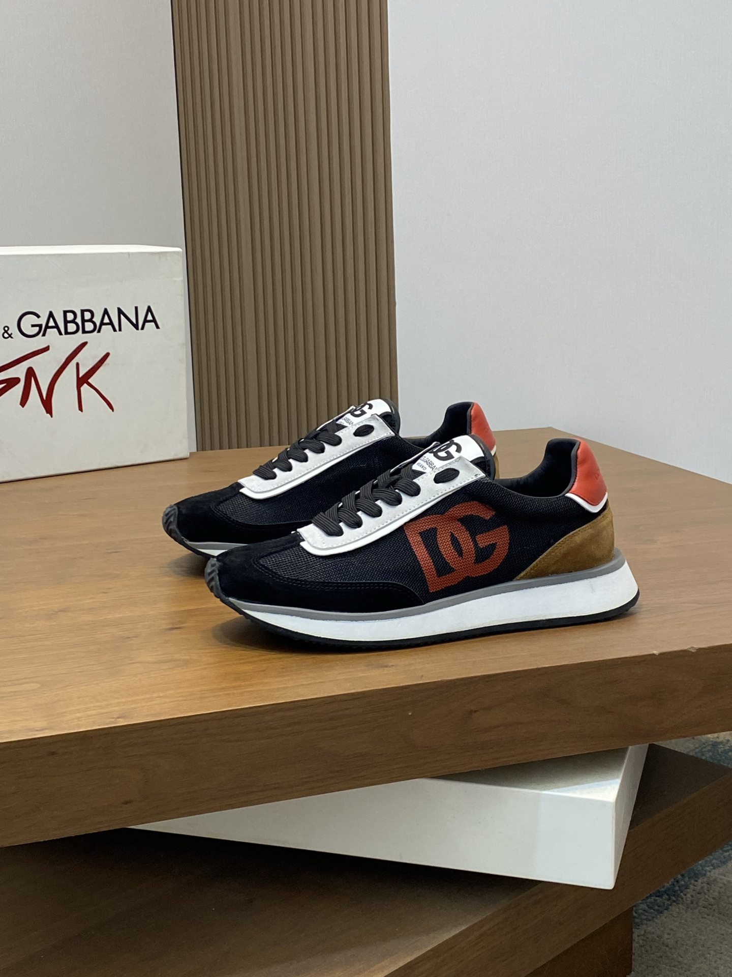 --Nuevo--Dolce&Gabbana--DG de gama alta de los hombres zapatos deportivo-casual. Mostrador superior 
