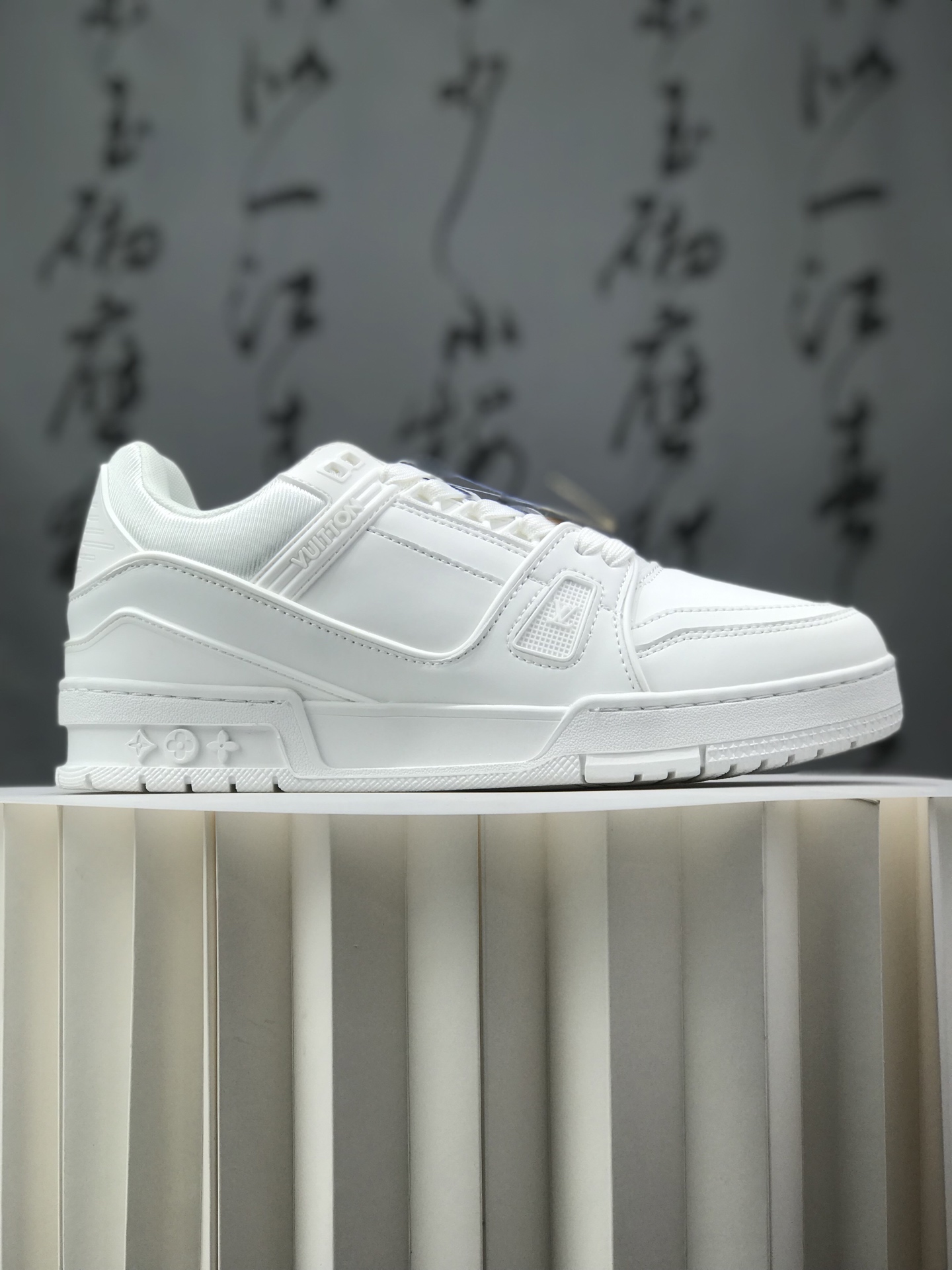 福利特价💰358
路易威登/Louis Vuitton  LV路易威登板鞋      
新款 LV Trainer最新配色运动鞋  L家 篮球鞋风格运动鞋   该鞋由艺术总监 VIRGIL ABLOH设计 垫脚聚米微料加透气英伦网布  细节原版一致 Size:36 37 38 39 40 41 42 43 44 45