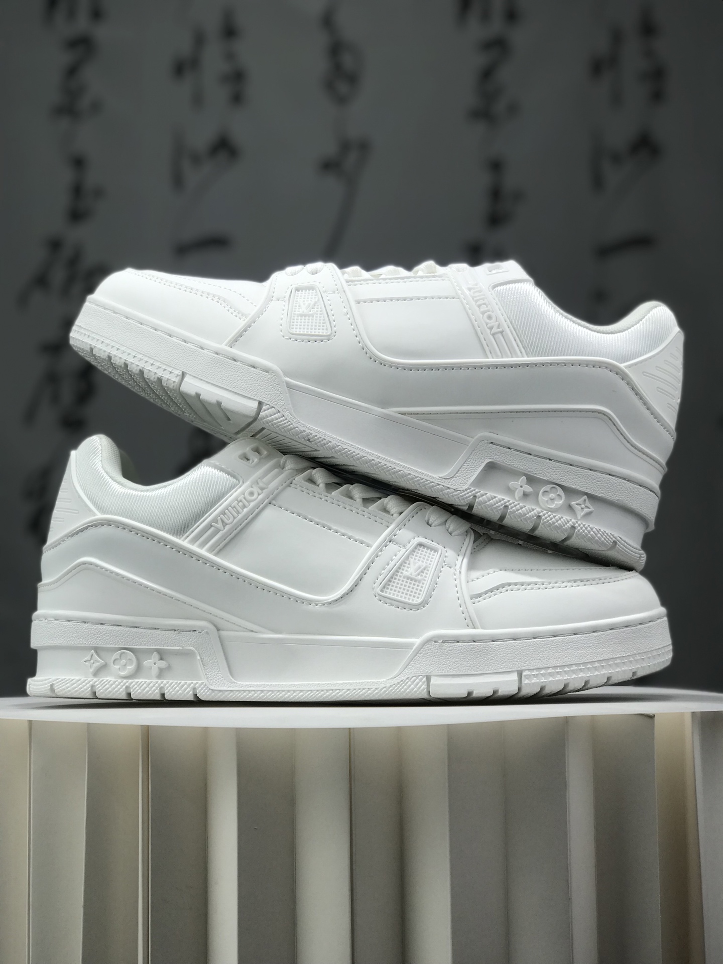 福利特价💰358
路易威登/Louis Vuitton  LV路易威登板鞋      
新款 LV Trainer最新配色运动鞋  L家 篮球鞋风格运动鞋   该鞋由艺术总监 VIRGIL ABLOH设计 垫脚聚米微料加透气英伦网布  细节原版一致 Size:36 37 38 39 40 41 42 43 44 45