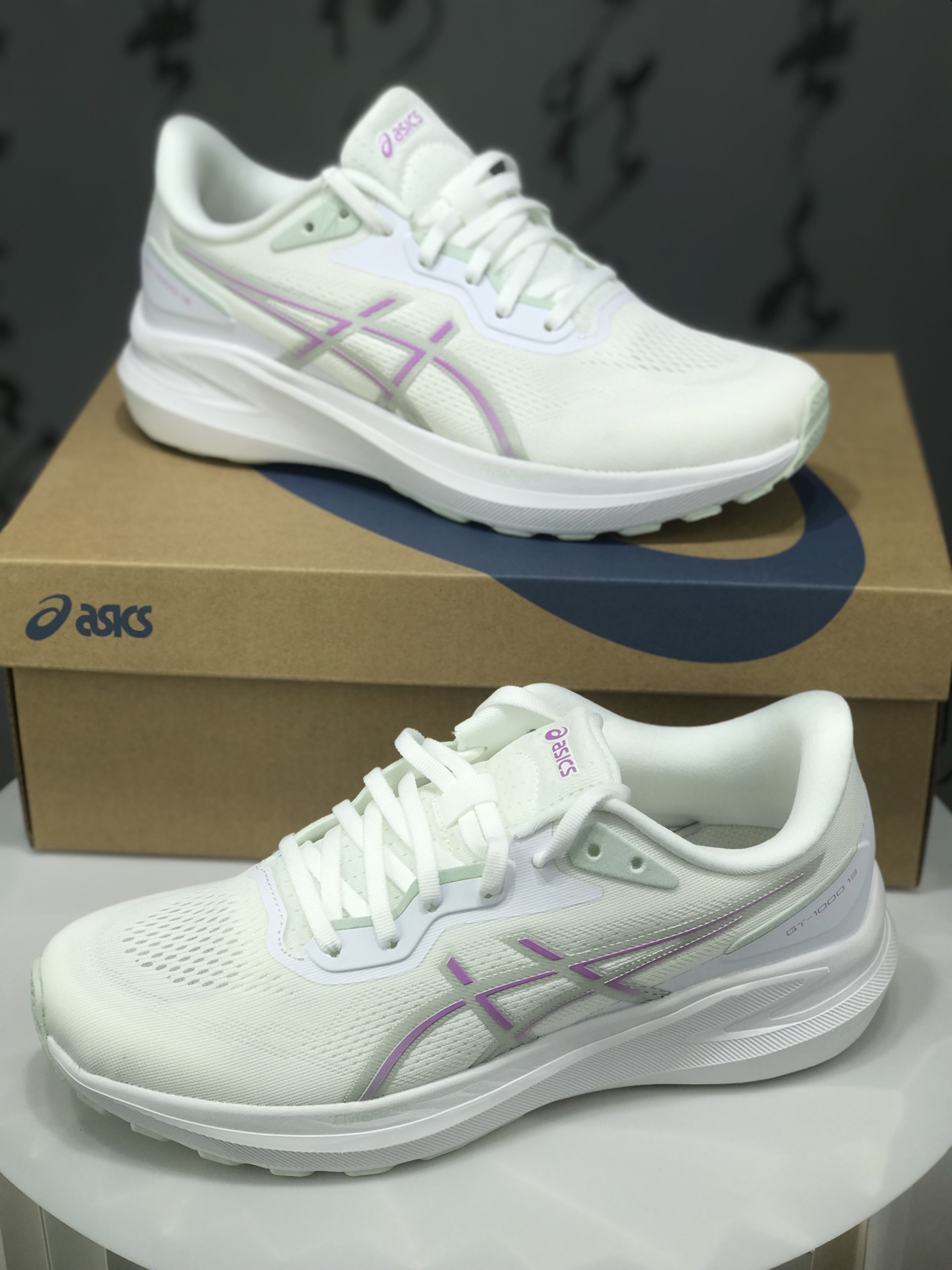 💰290
 Asics GT-1000 13 GTX 亚瑟士复古透气休闲鞋缓震男子耐磨跑步鞋 1011B858-100
尺码：39 39.5 40 40.5 41.5 42 42.5 43.5 44 45 AJD4