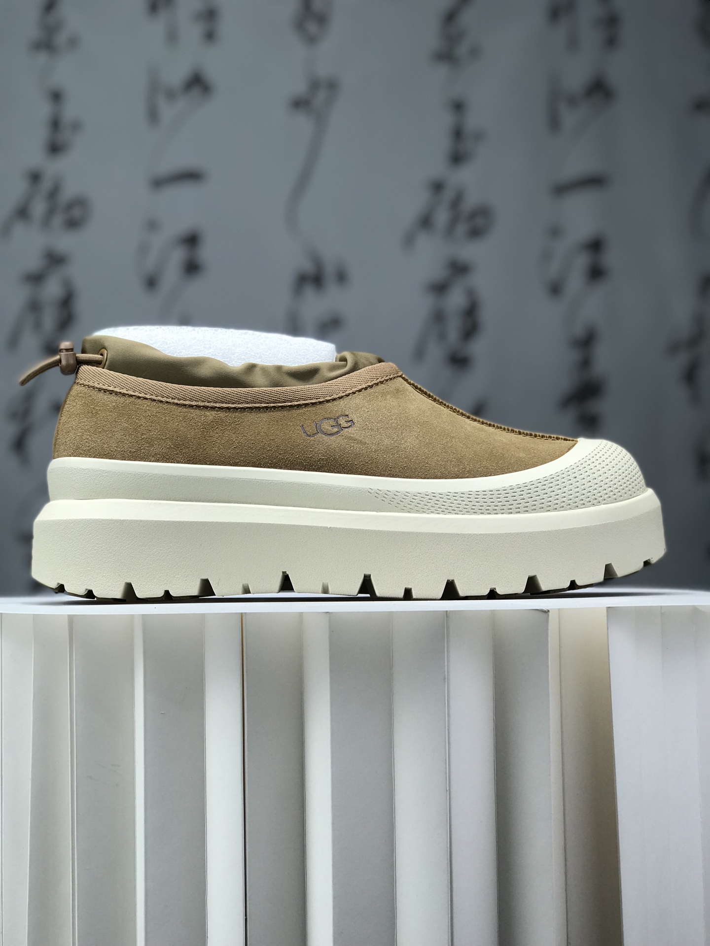 💰390
 2025 新款王一博4196 独家版本 原厂代工级 UGG王一博同款 高端专供 金字塔尖的做工品质 要求高端需要来# 大优势供应❗️❗️❗️
低帮男女鞋
size：36 37 38 39 40 41 42 43 44#