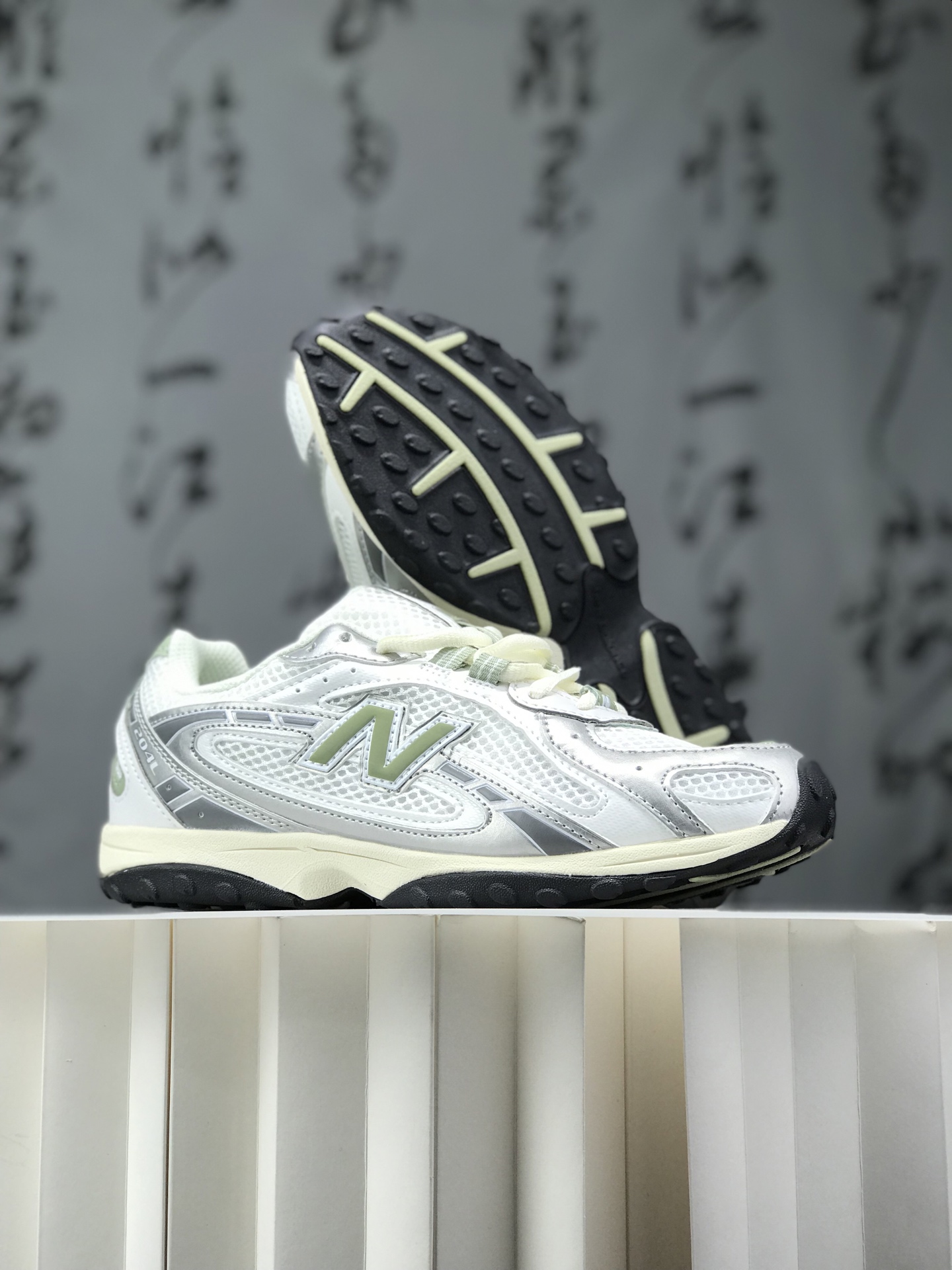 福利特价💰239
 冲刺双11特价 New Balance204L 海外原鞋复刻 薄底潮流MIU系风  1：1真标+蓝光+跳码
