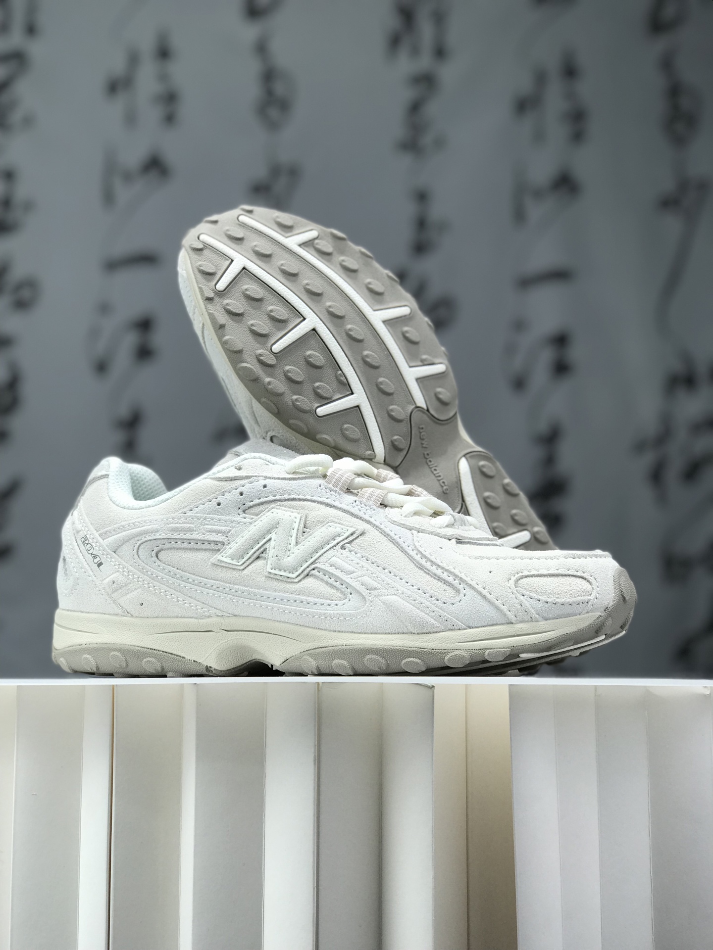 福利特价💰239
 冲刺双11特价 New Balance204L 海外原鞋复刻 薄底潮流MIU系风  1：1真标+蓝光+跳码