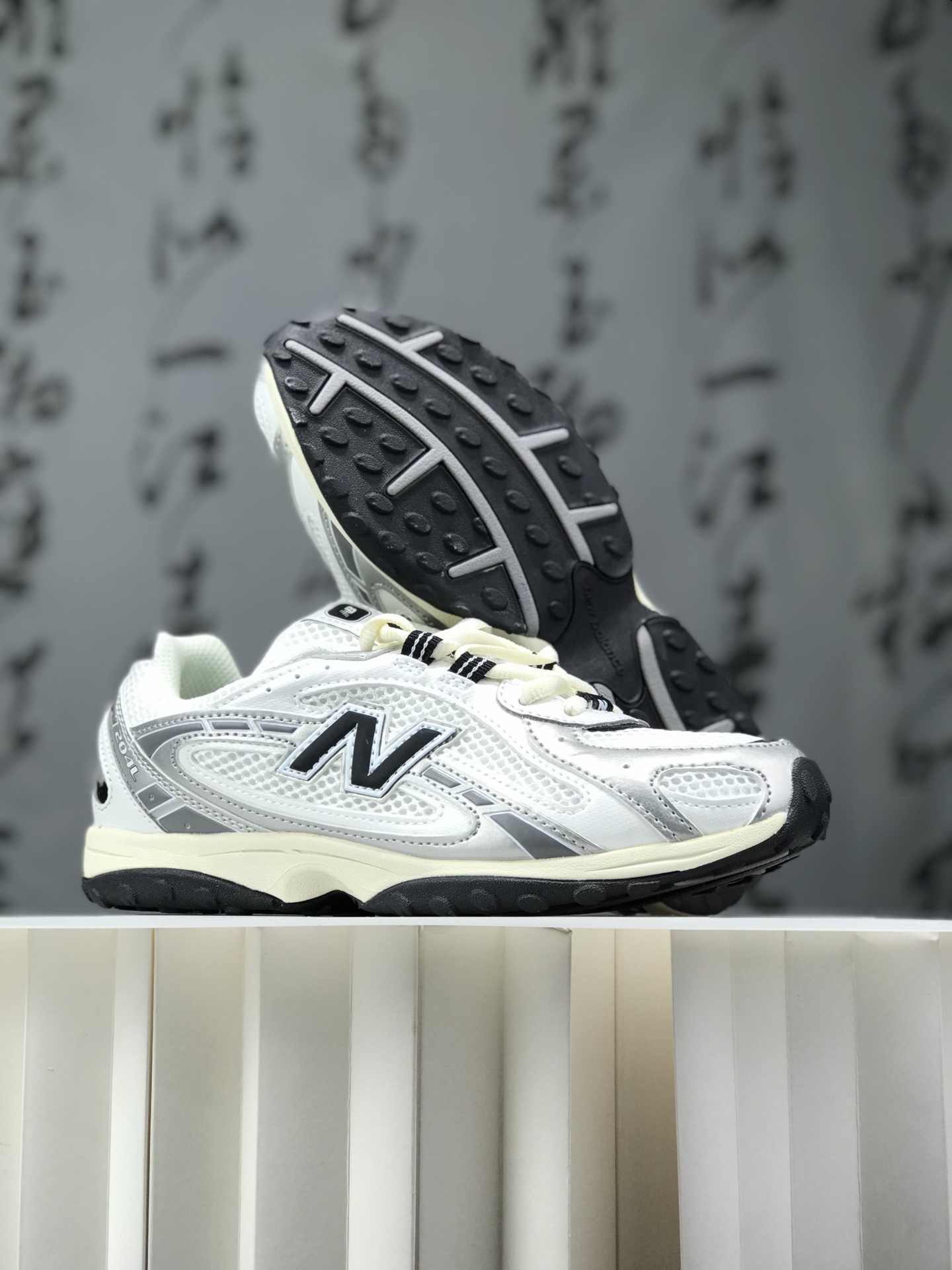 福利特价💰239
 冲刺双11特价 New Balance204L 海外原鞋复刻 薄底潮流MIU系风  1：1真标+蓝光+跳码