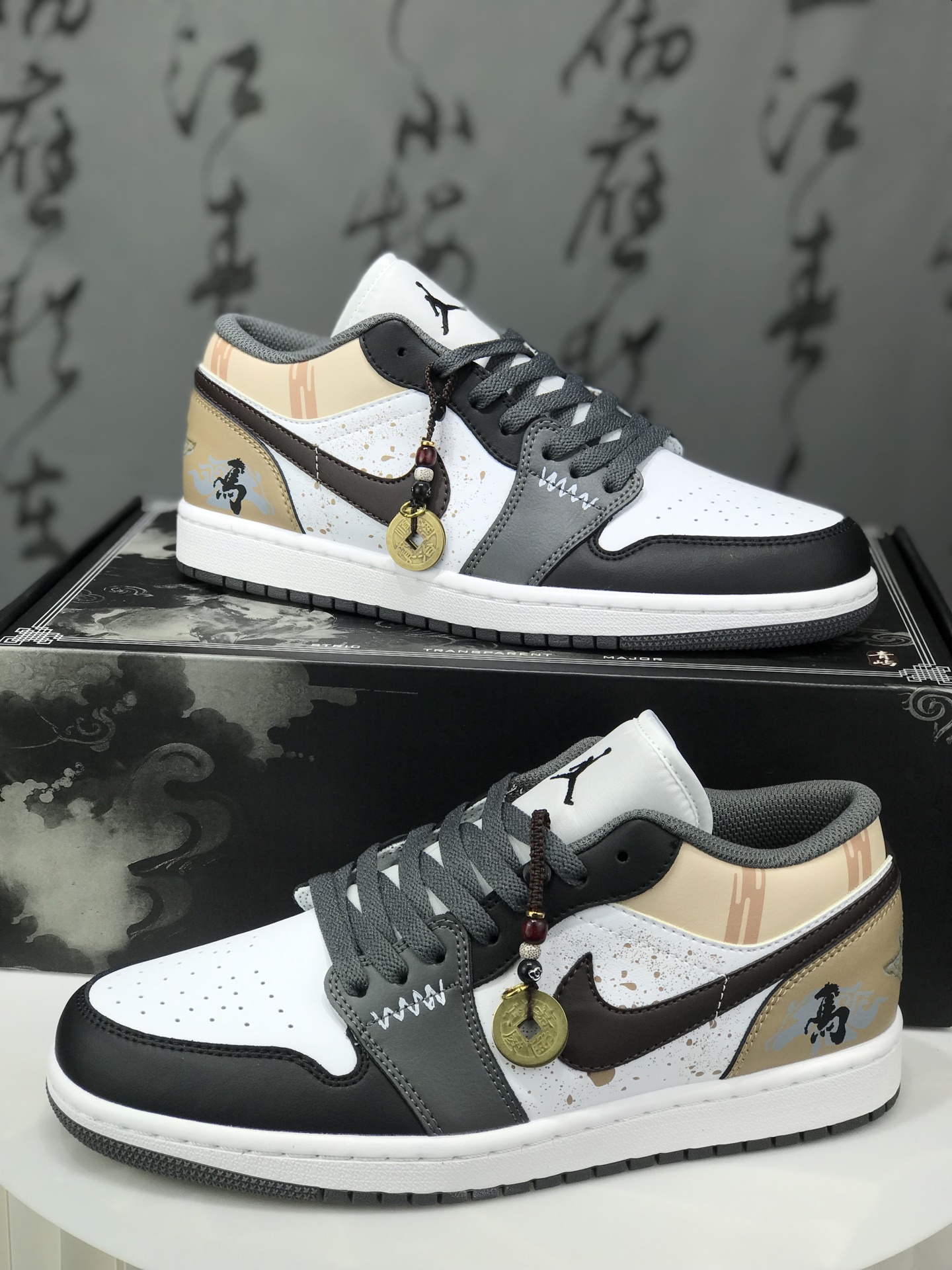 Air Jordan 1 Low AJ1 乔1马年限定 低邦文化休闲板鞋 553558-152