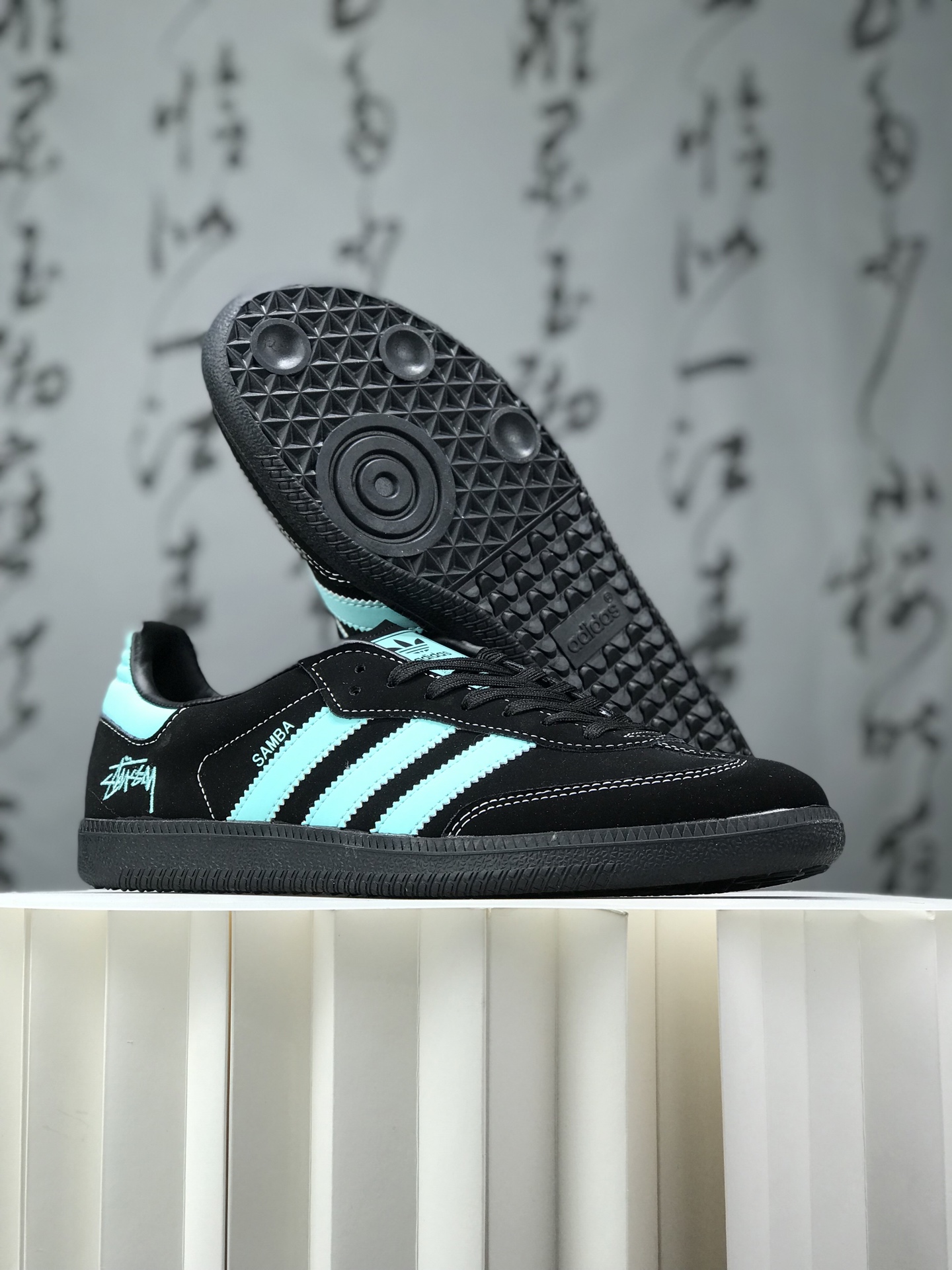 福利特价💰235
Ad 桑巴迪奥联名 /贝壳头系列
尺码:36 36.5 37 38 38.5 39 40 40.5 41 42 42.5 43 44 44.5 45