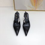 Yves Saint Laurent Chaussures Escarpins À Talons Hauts Noir Le Brun Rouge Genuine Leather Cuir verni Peau de mouton Collection printemps – été