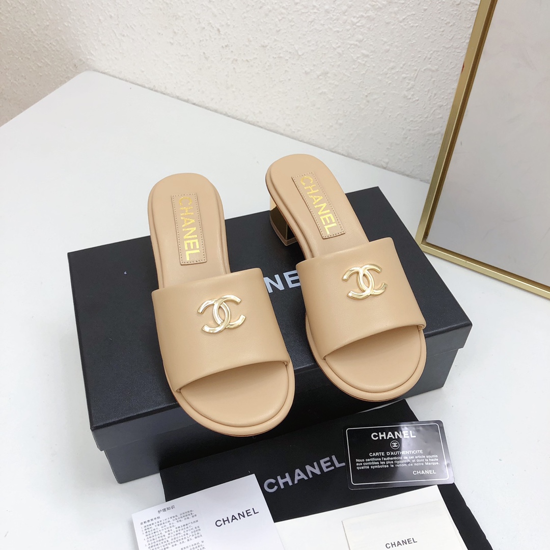 Chanel Zapatos Pantuflas Gris Dermis Piel de oveja Colección primavera – verano