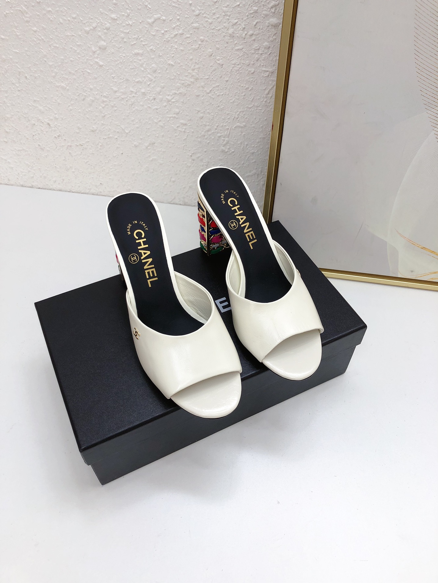 Venta superior
 Chanel Zapatos Sandalias Pantuflas Dermis Piel de oveja Colección primavera – verano