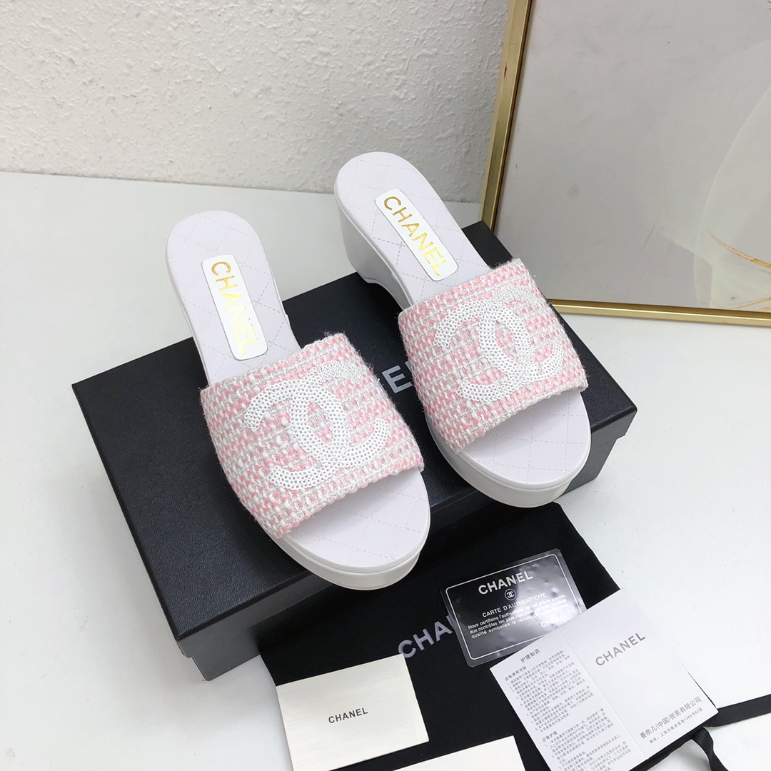 Chanel Chaussures Sandales Pantoufles Peau de mouton Collection printemps – été