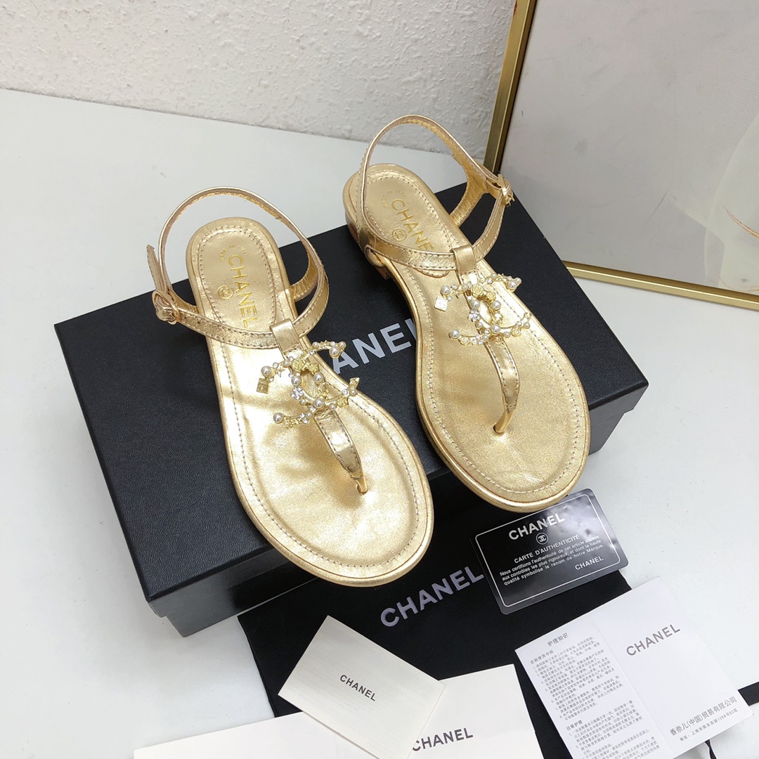 Chanel Zapatos Sandalias Oro Blanco Dermis Piel de oveja Colección primavera – verano