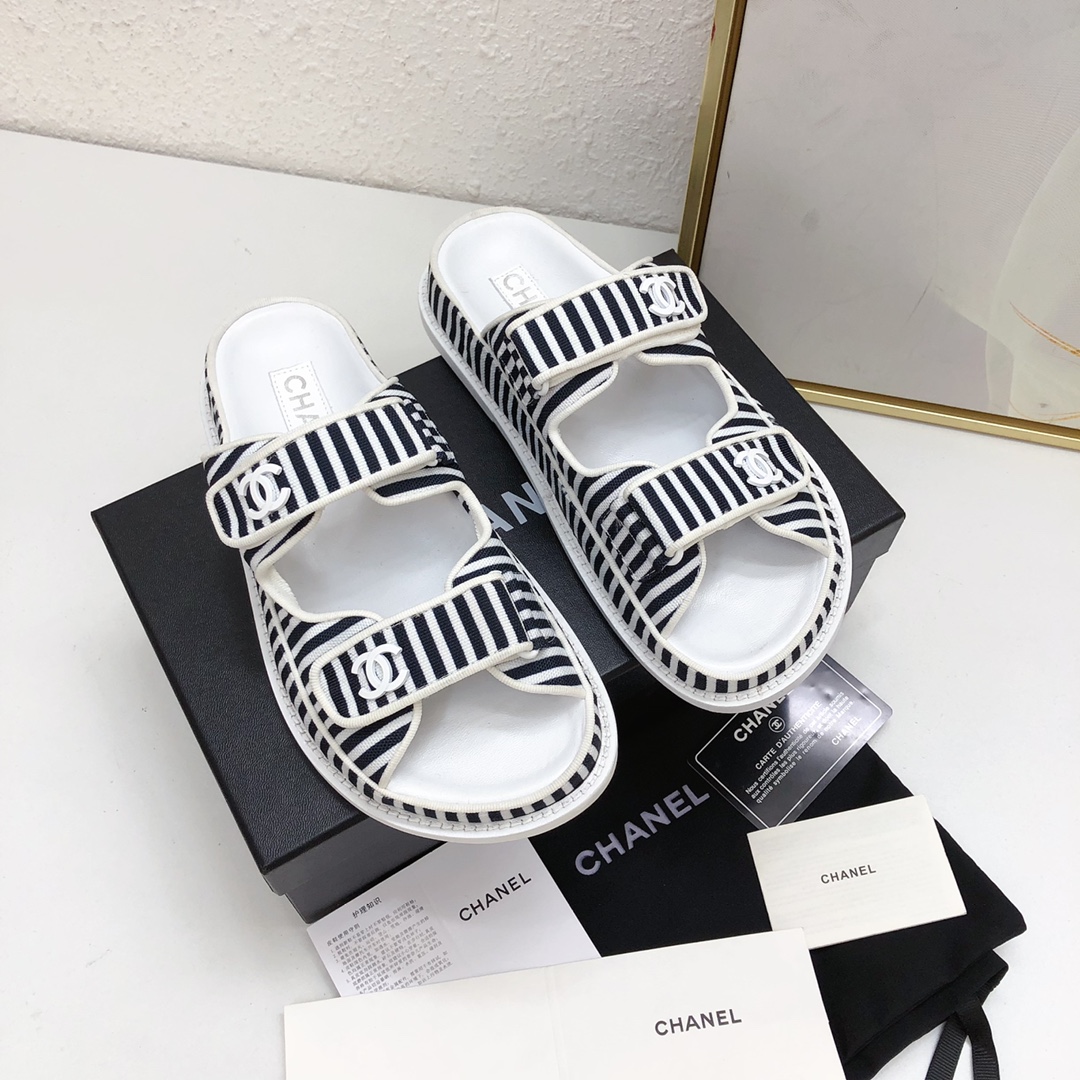 El mejor diseñador
 Chanel Zapatos Sandalias Pantuflas Réplica 1: 1
 Hardware de oro Dermis Piel oveja Resina Colección primavera – verano Playa