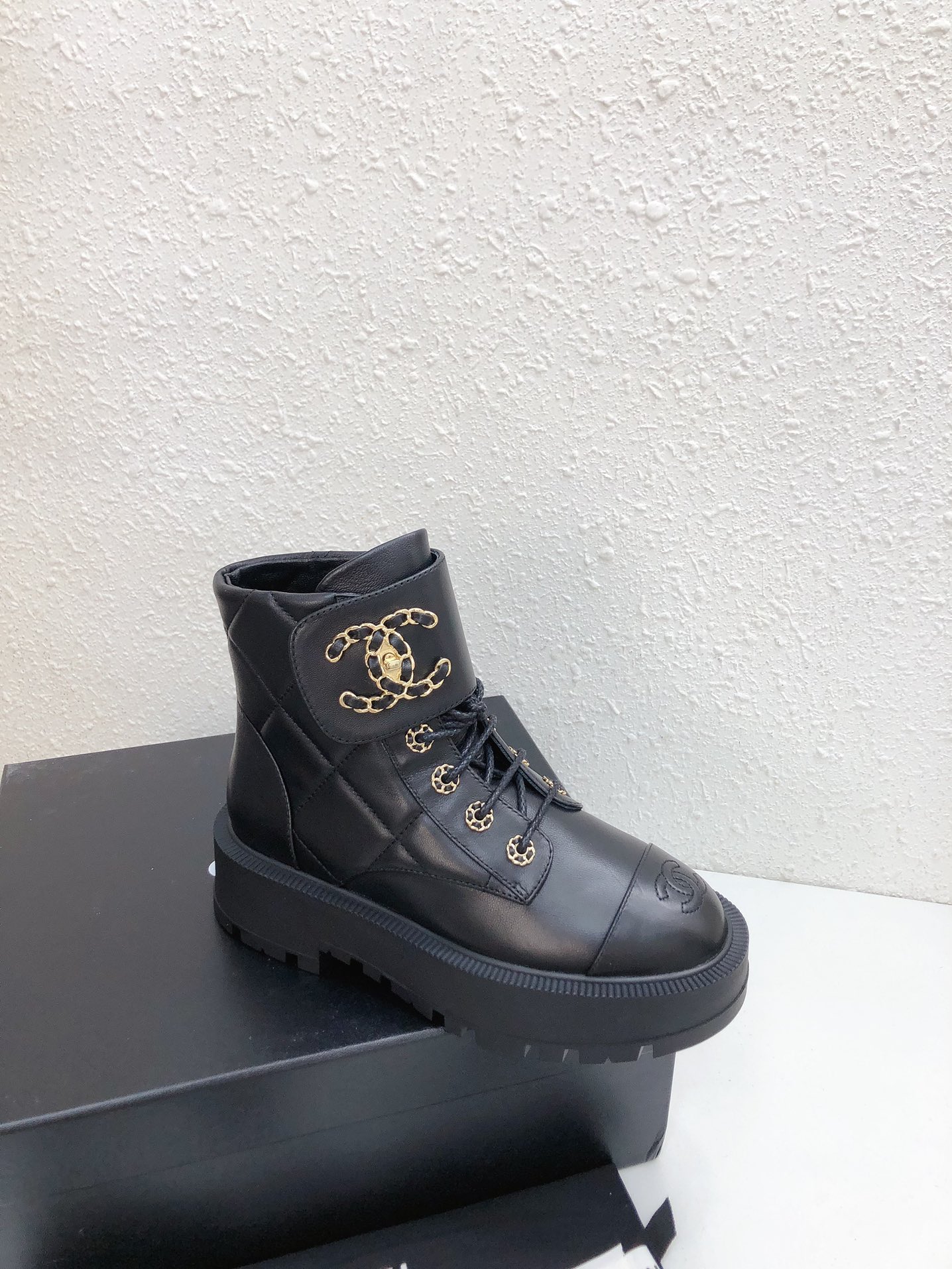 Chanel Haute Couture Classic Luxury Leather Shoe Loafer Shoes 7