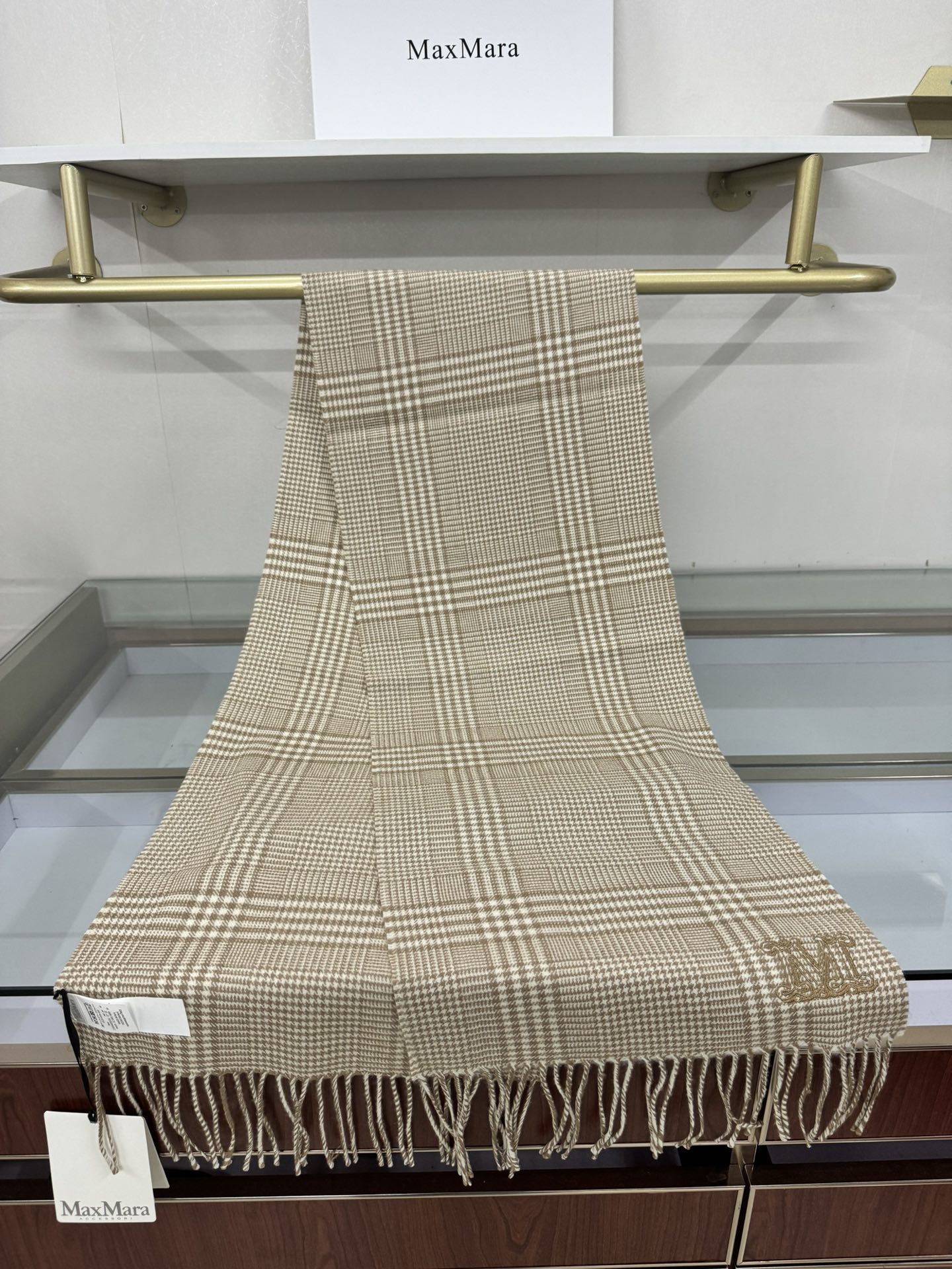 💟2025年新款🆕✨MaxMara经典格子围巾❗来个硬货.麻溜的安排上.纯正出口❗原订单已经交货一批，其