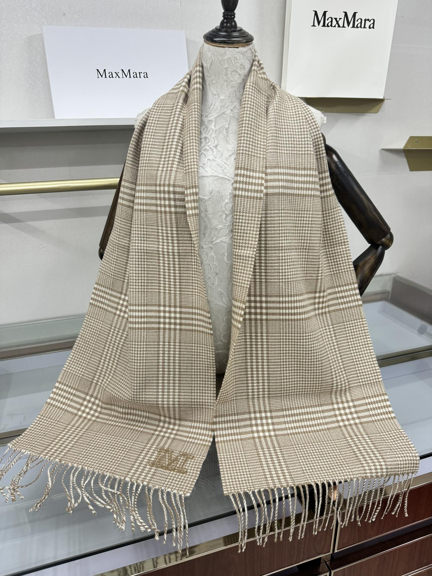💟2025年新款🆕✨MaxMara经典格子围巾❗来个硬货.麻溜的安排上.纯正出口❗原订单已经交货一批，其