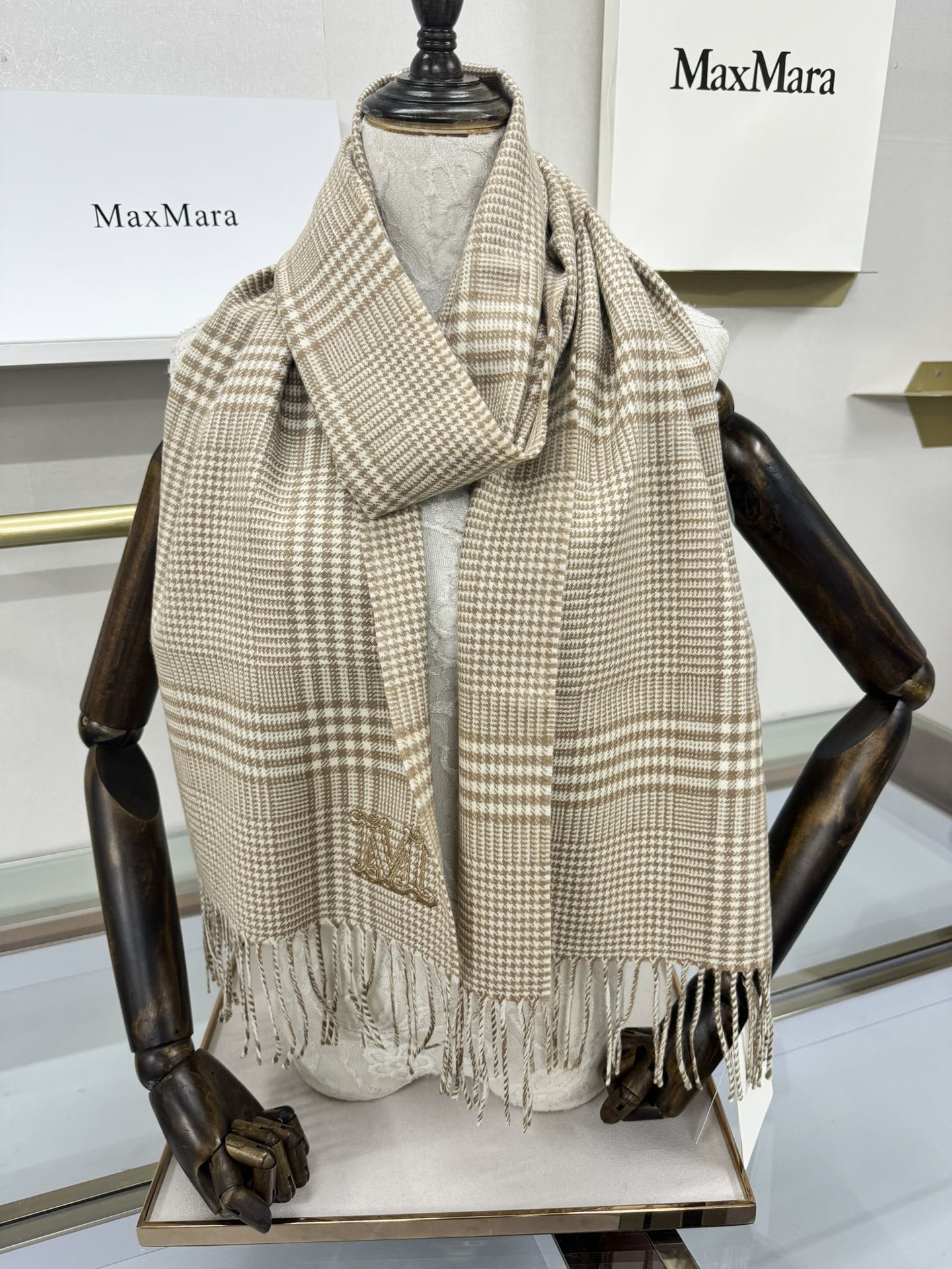 💟2025年新款🆕✨MaxMara经典格子围巾❗来个硬货.麻溜的安排上.纯正出口❗原订单已经交货一批，其
