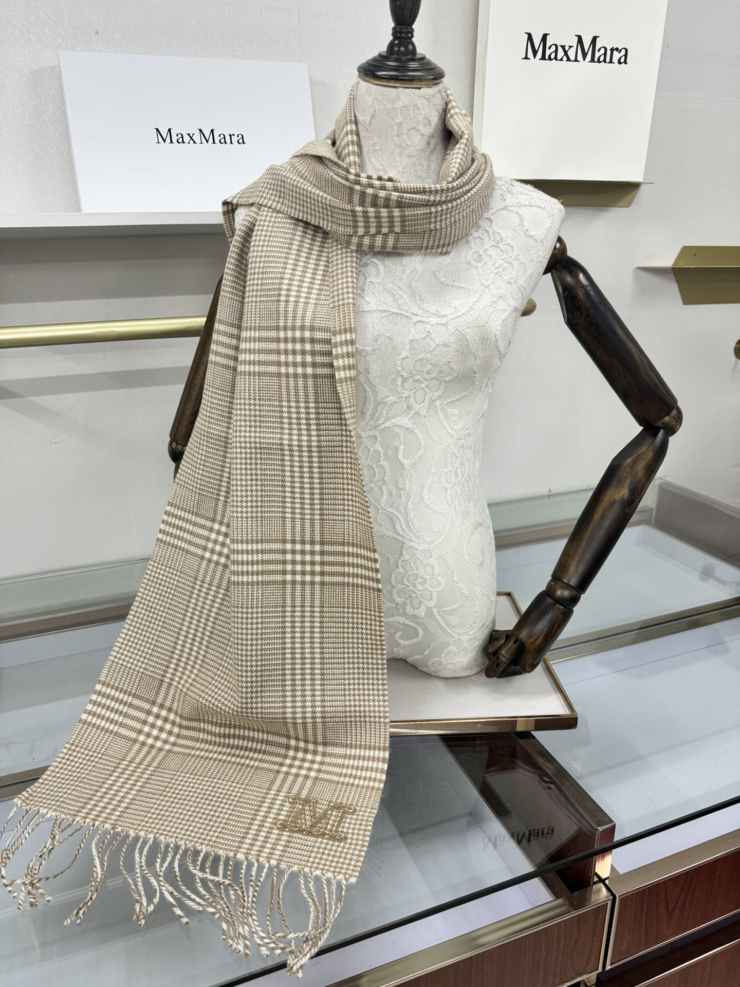 💟2025年新款🆕✨MaxMara经典格子围巾❗来个硬货.麻溜的安排上.纯正出口❗原订单已经交货一批，其