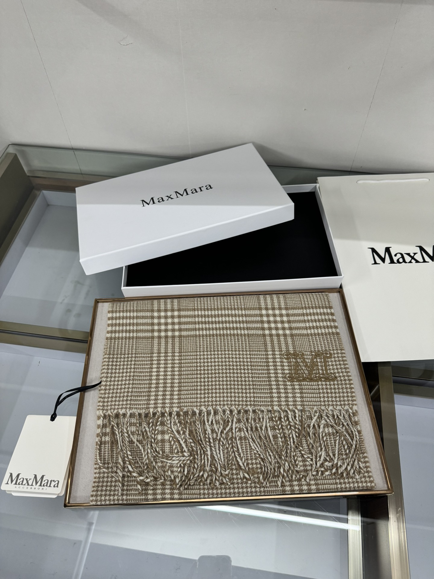 💟2025年新款🆕✨MaxMara经典格子围巾❗来个硬货.麻溜的安排上.纯正出口❗原订单已经交货一批，其