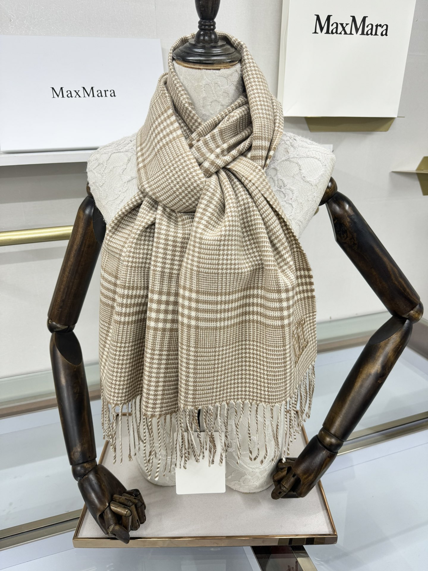 💟2025年新款🆕✨MaxMara经典格子围巾❗来个硬货.麻溜的安排上.纯正出口❗原订单已经交货一批，其