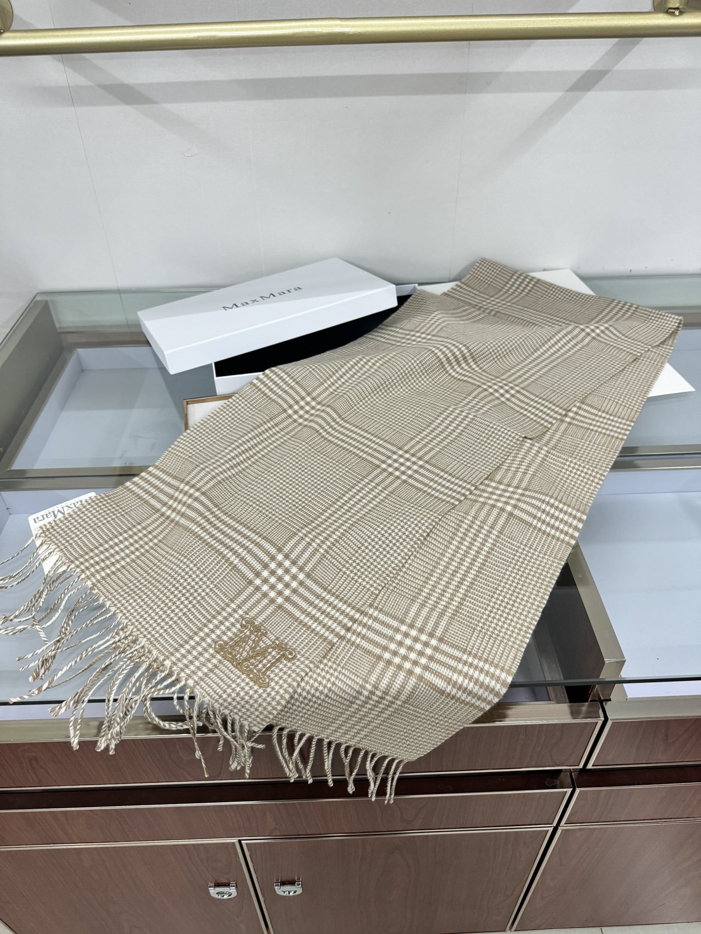 💟2025年新款🆕✨MaxMara经典格子围巾❗来个硬货.麻溜的安排上.纯正出口❗原订单已经交货一批，其