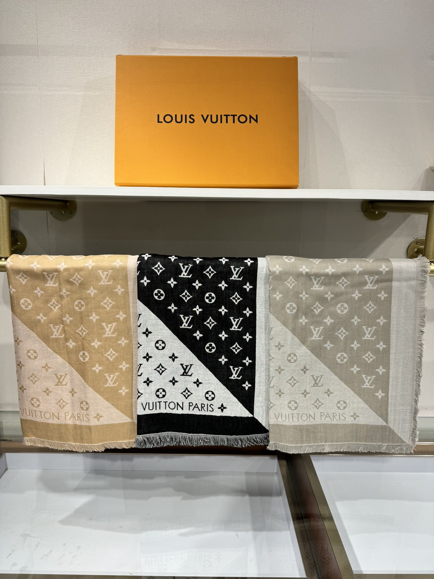 💟2025年新款上😍 真心赞👍驴家新款【1854羊绒方巾140】Nicolas Ghesquière 令