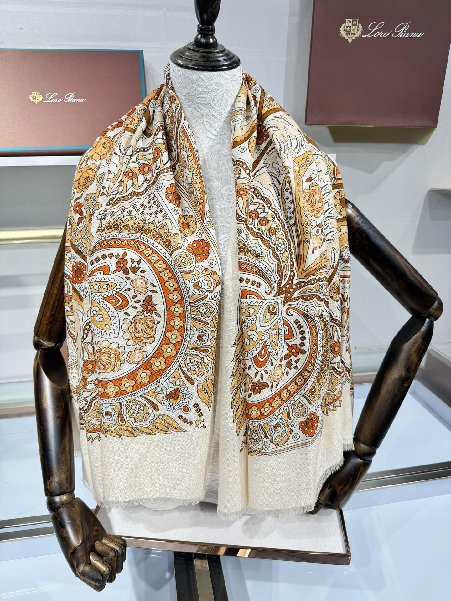 💟秋冬新作💞奢华的极其优雅低调.只有1w＋才有的规格水准❗️】说实话，真的是羊绒界最注重顶尖工艺的，面料