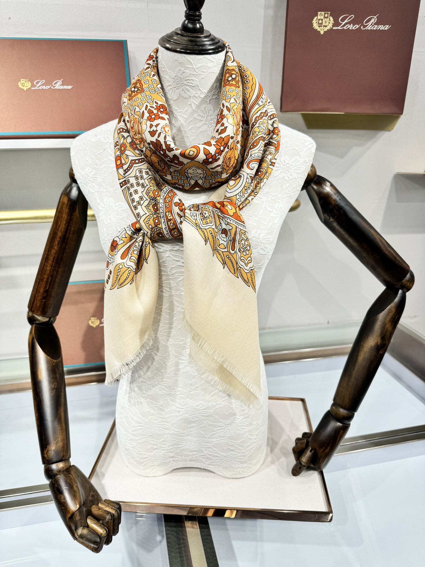 💟秋冬新作💞奢华的极其优雅低调.只有1w＋才有的规格水准❗️】说实话，真的是羊绒界最注重顶尖工艺的，面料