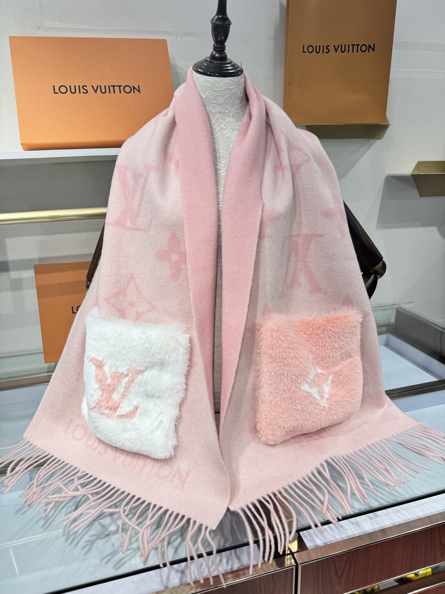 💟2025年 千呼万唤始出来,厂里跟单出来的,终于等到了大驴家口袋披肩,本款 Cold Reykjavi