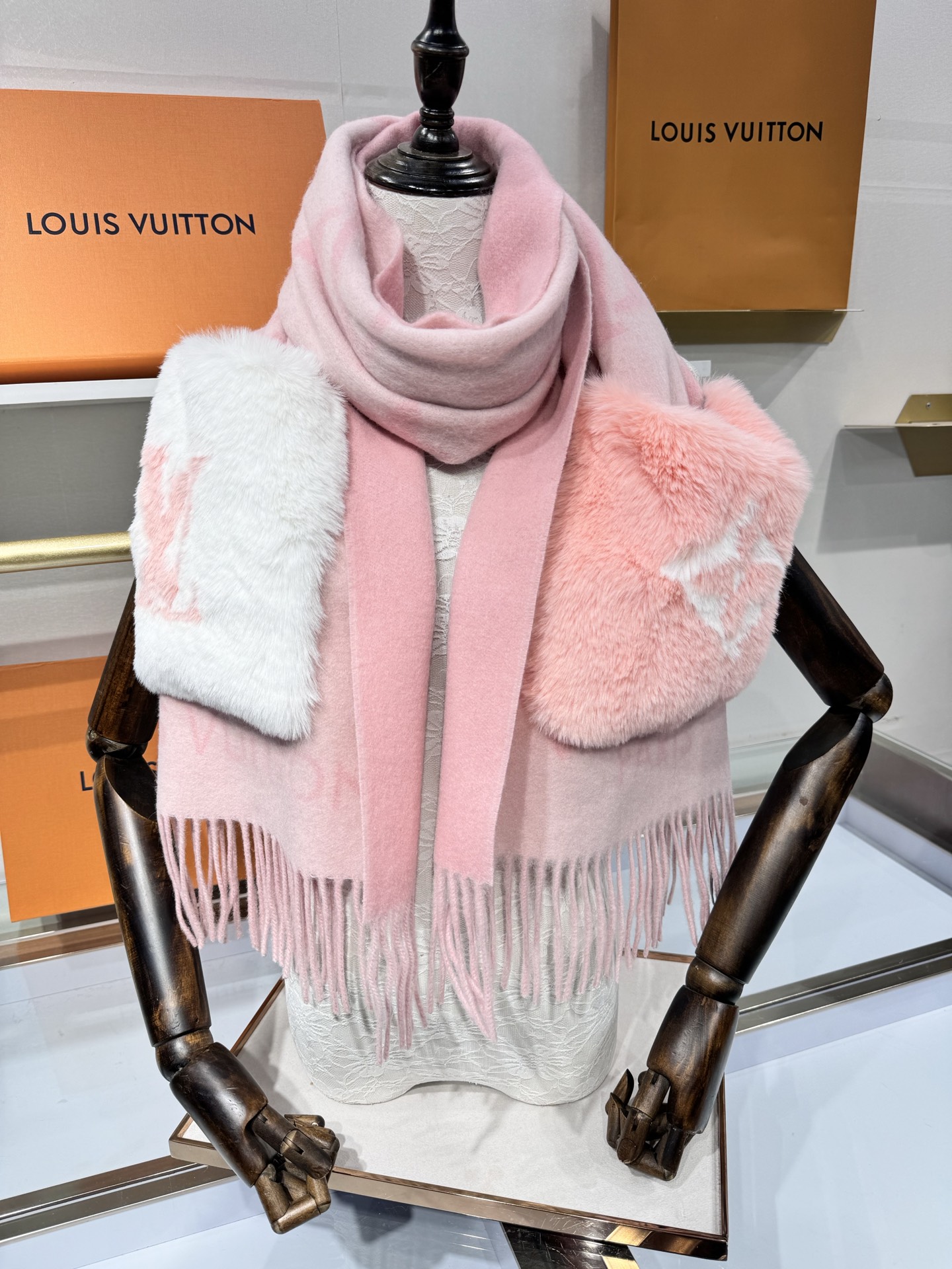 💟2025年 千呼万唤始出来,厂里跟单出来的,终于等到了大驴家口袋披肩,本款 Cold Reykjavi