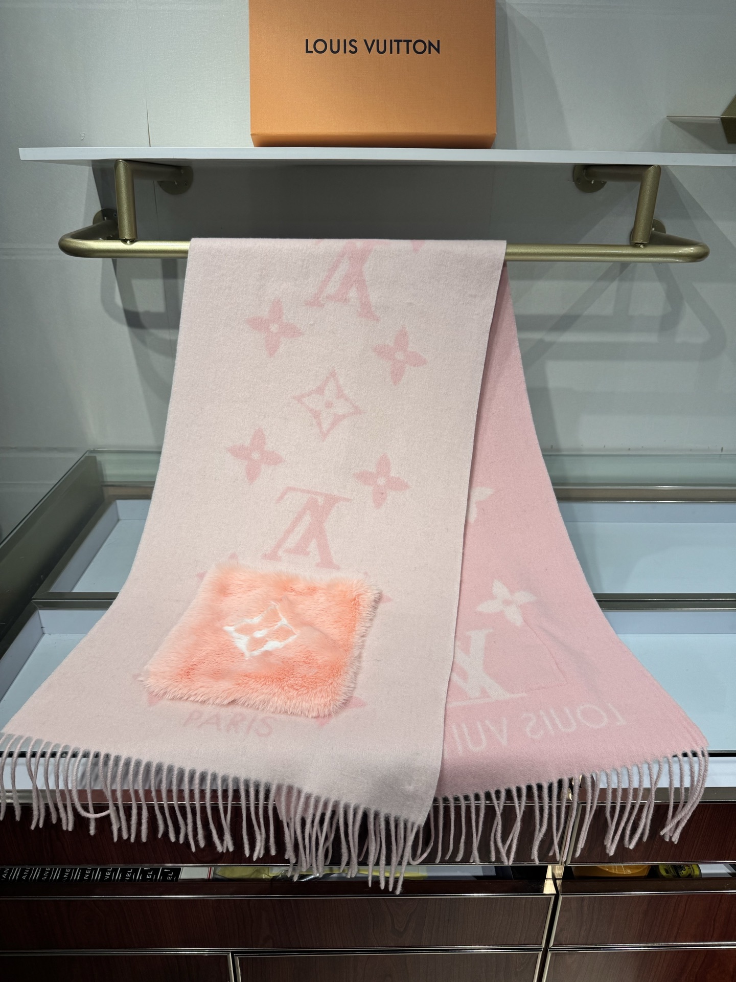 💟2025年 千呼万唤始出来,厂里跟单出来的,终于等到了大驴家口袋披肩,本款 Cold Reykjavi