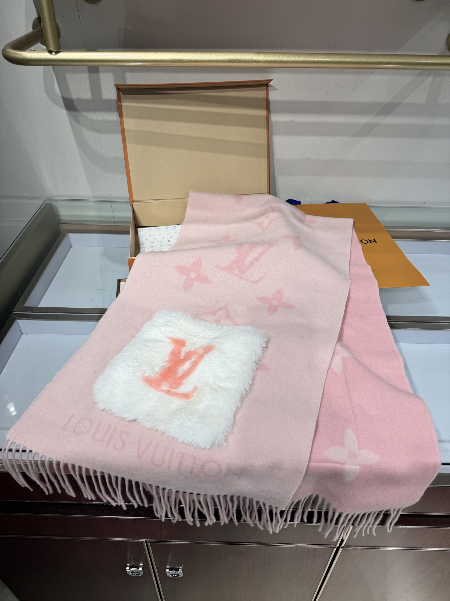 💟2025年 千呼万唤始出来，厂里跟单出来的，终于等到了大驴家口袋披肩，本款 Cold Reykjavi