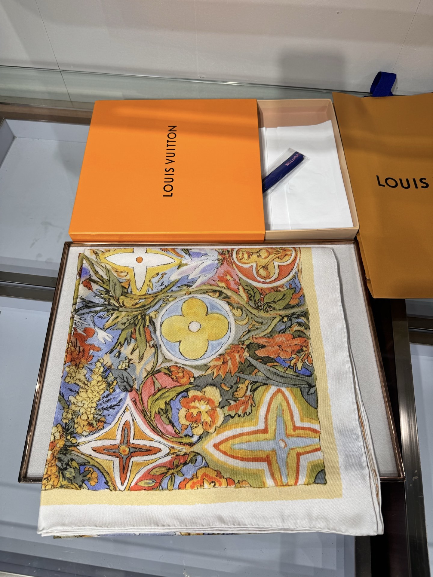 💟2025年春款上新 地中海香氛 140 方巾
来自 Louis Vuitton Art Silk Sq