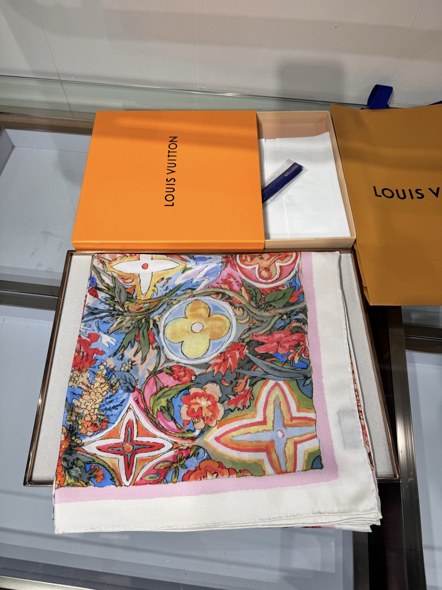 💟2025年春款上新 地中海香氛 140 方巾
来自 Louis Vuitton Art Silk Sq