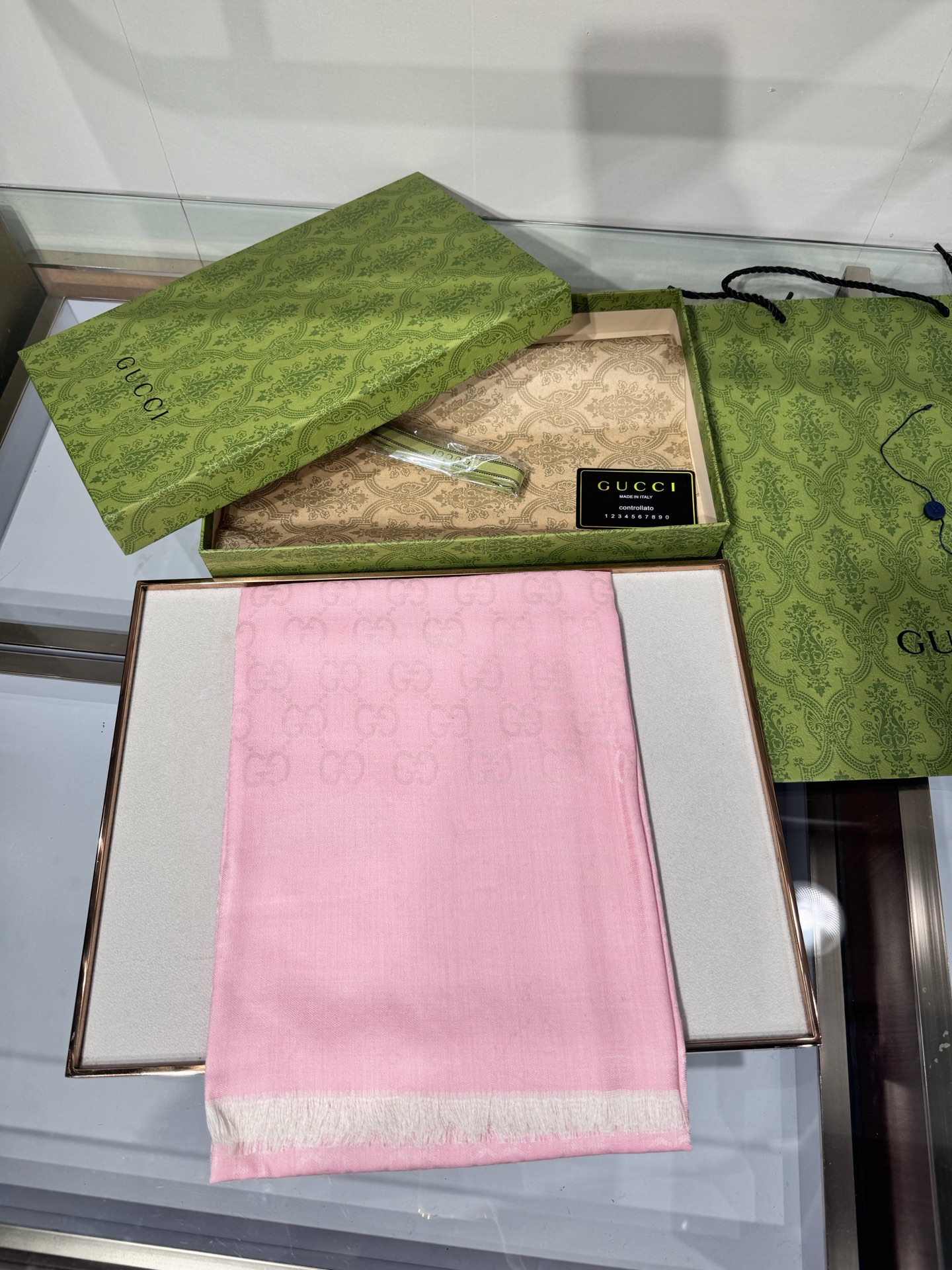 💟Gucci经典披肩👫✨【双G标志提花长巾】G专柜的常青树款，中性款男女都可用，品质极好❗️经典双G提花