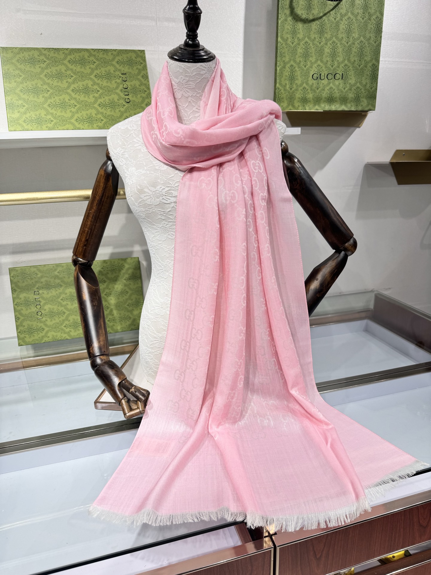 💟Gucci经典披肩👫✨【双G标志提花长巾】G专柜的常青树款，中性款男女都可用，品质极好❗️经典双G提花