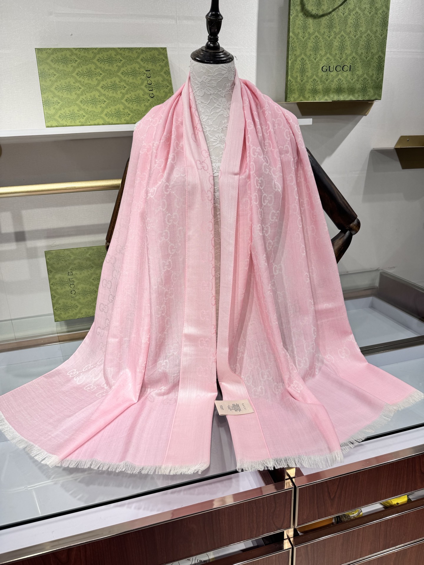💟Gucci经典披肩👫✨【双G标志提花长巾】G专柜的常青树款，中性款男女都可用，品质极好❗️经典双G提花
