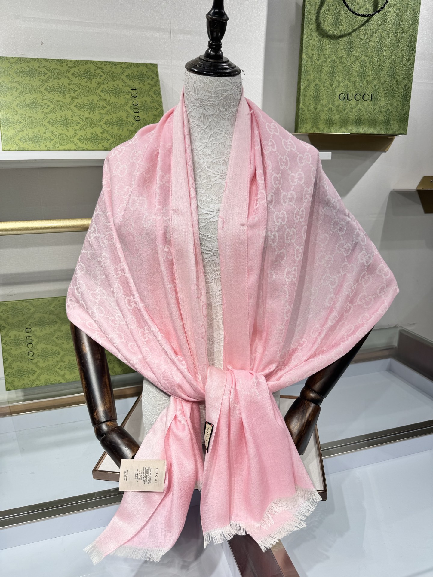 💟Gucci经典披肩👫✨【双G标志提花长巾】G专柜的常青树款，中性款男女都可用，品质极好❗️经典双G提花