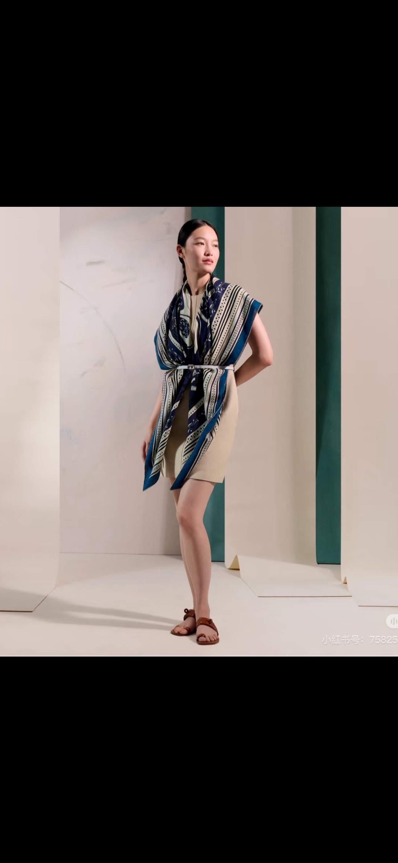 💟2025年秋冬抢先 上新💞【双面同色丝毛方巾】手工卷边山羊绒和真丝混纺披肩（70%山羊绒，30%桑蚕丝