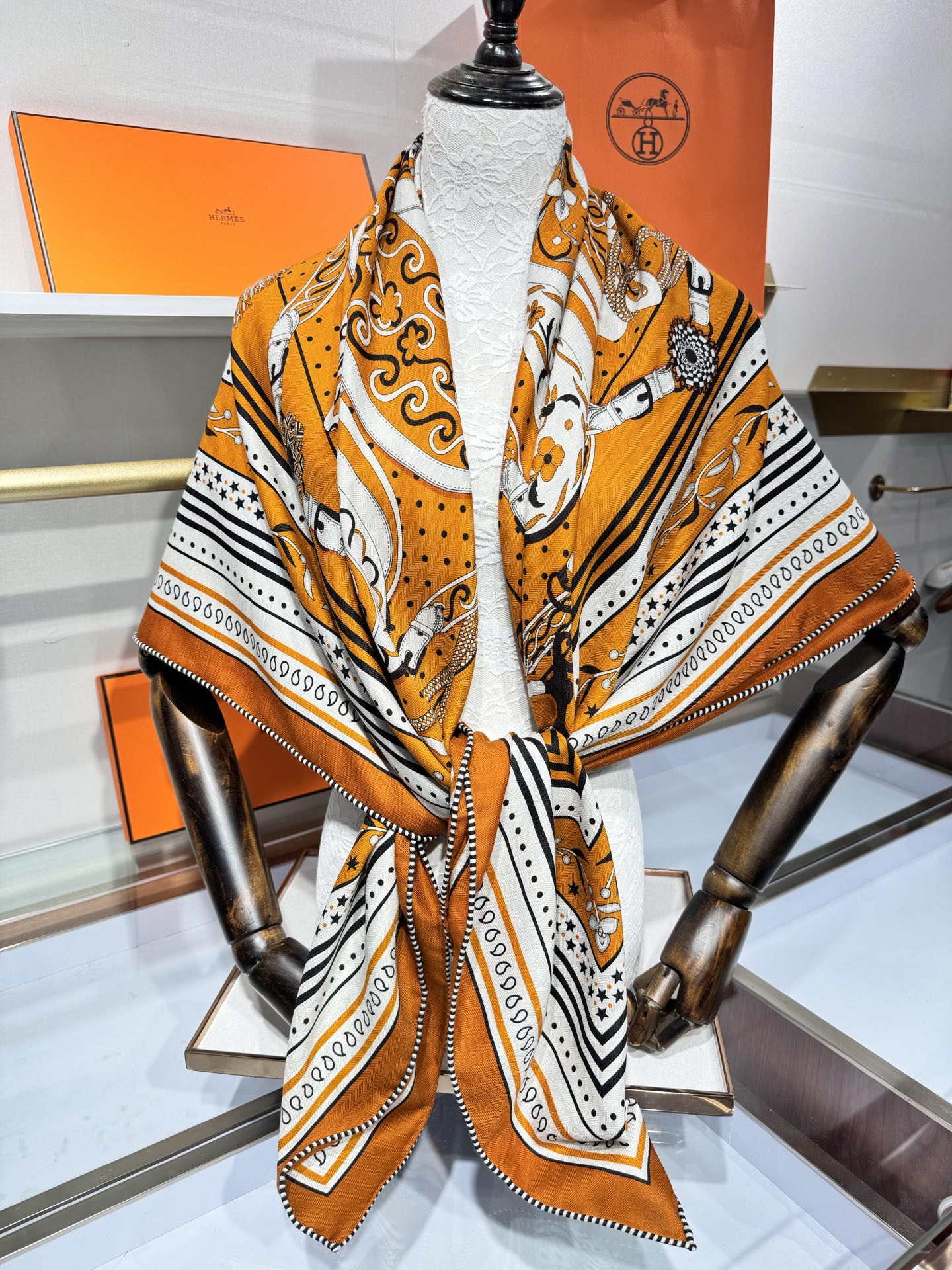 💟2025年H家秋冬抢先 上新 亚马逊的庆典💞【双面同色丝毛方巾】手工卷边山羊绒和真丝混纺披肩（70%山