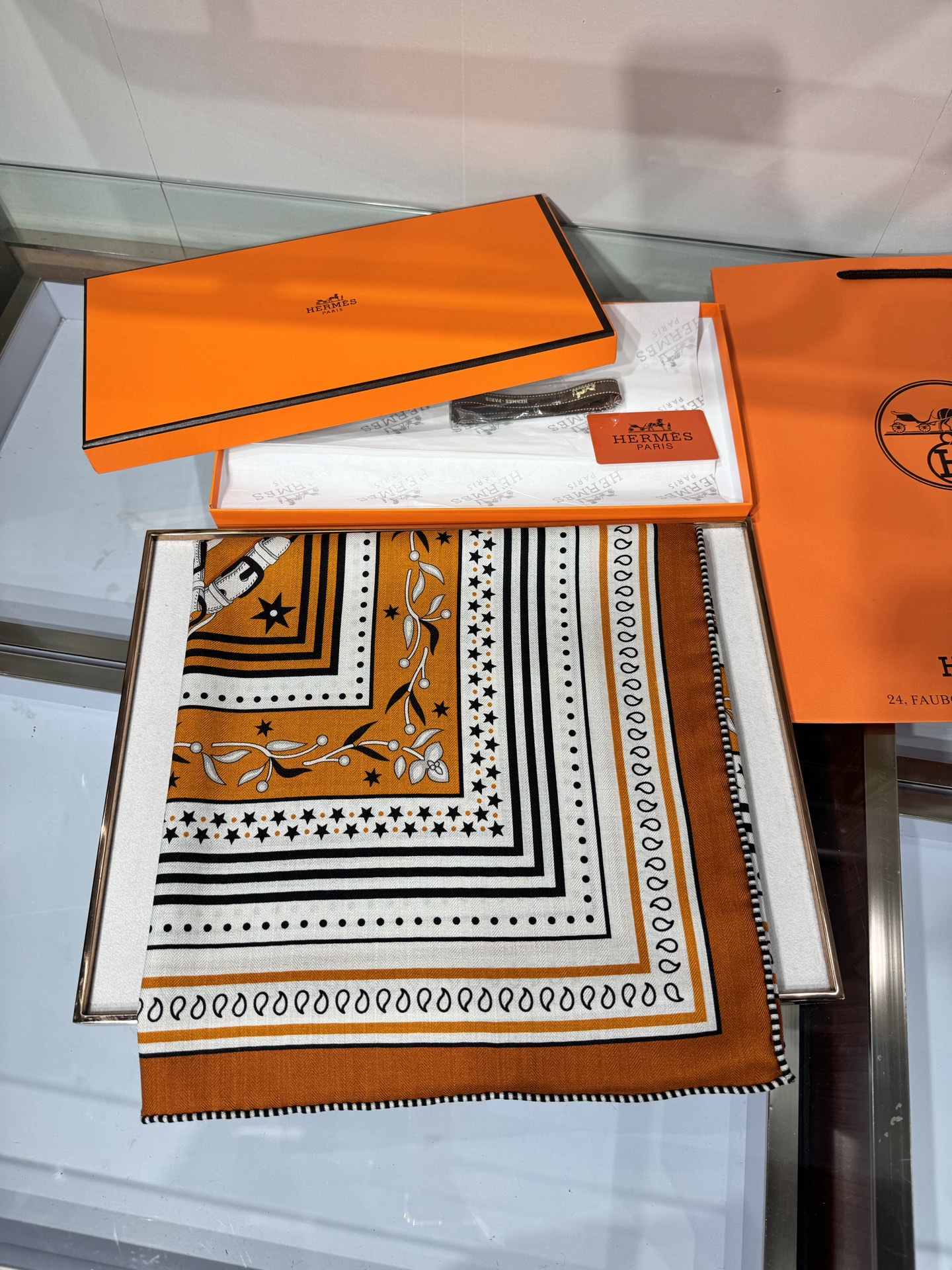 💟2025年H家秋冬抢先 上新 亚马逊的庆典💞【双面同色丝毛方巾】手工卷边山羊绒和真丝混纺披肩（70%山