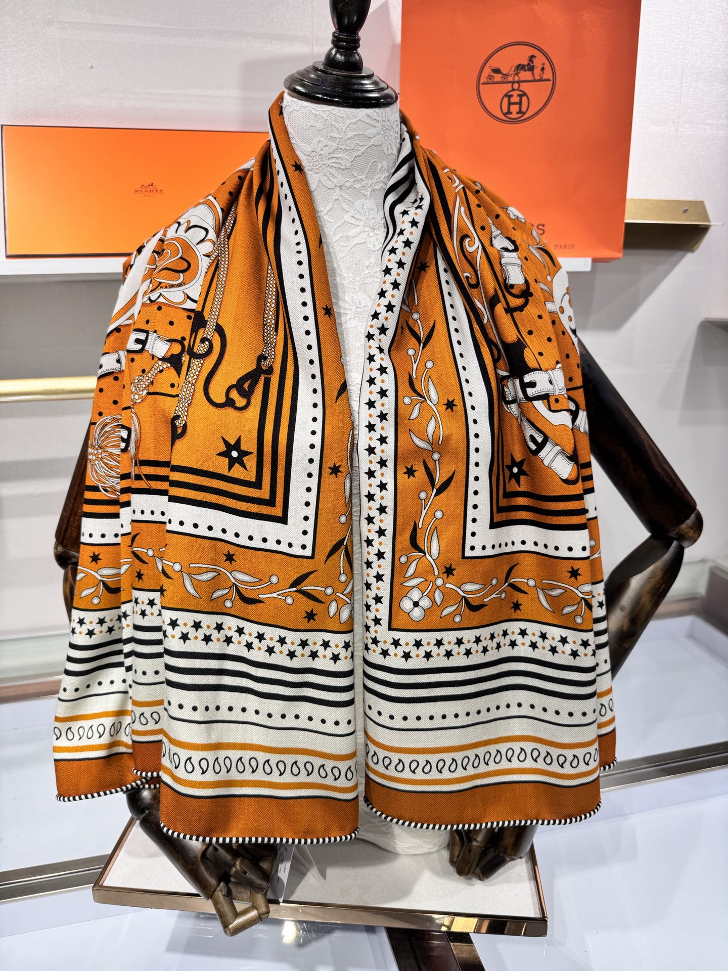 💟2025年H家秋冬抢先 上新 亚马逊的庆典💞【双面同色丝毛方巾】手工卷边山羊绒和真丝混纺披肩（70%山