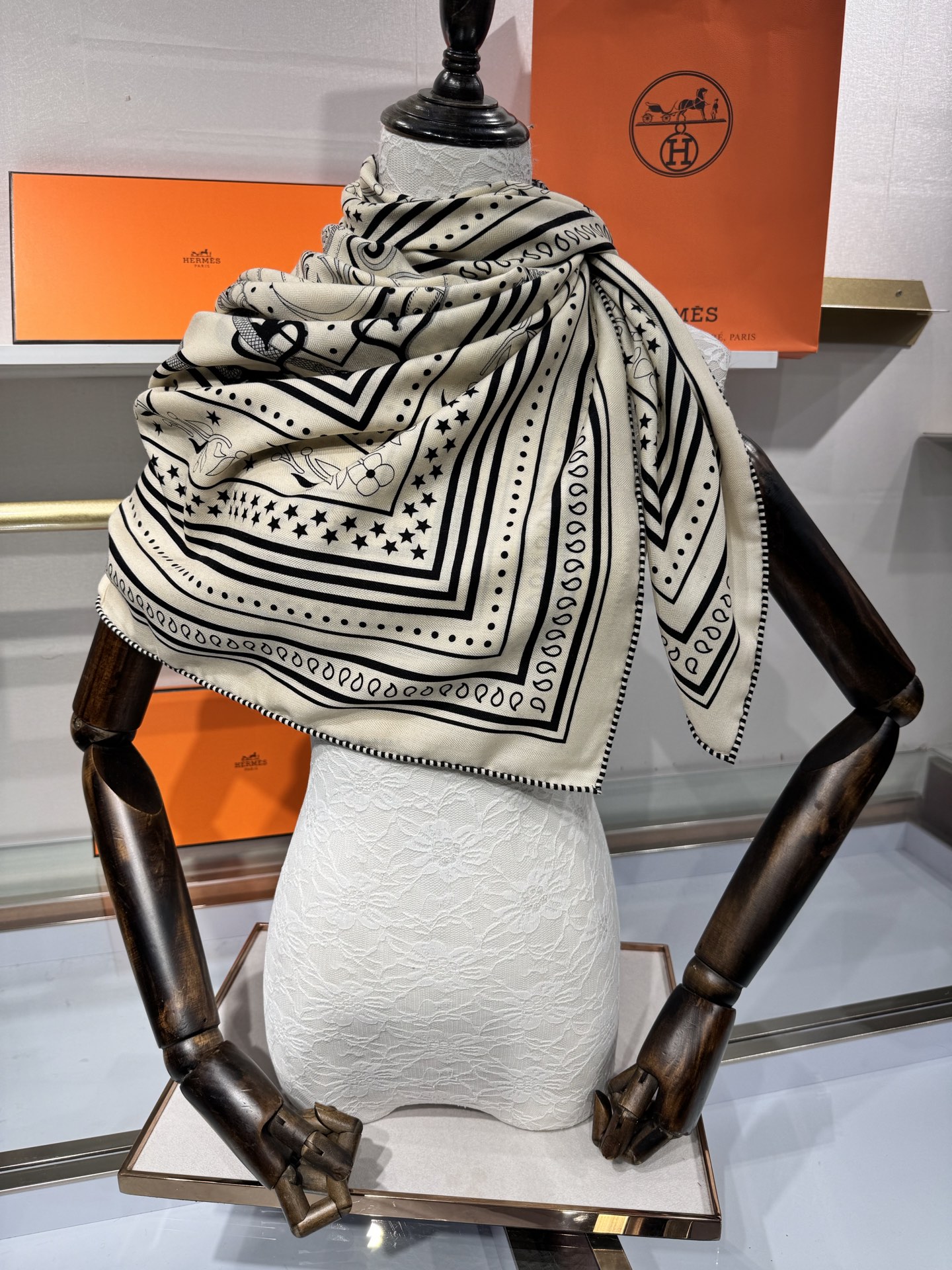 💟2025年H家秋冬抢先 上新 亚马逊的庆典💞【双面同色丝毛方巾】手工卷边山羊绒和真丝混纺披肩（70%山