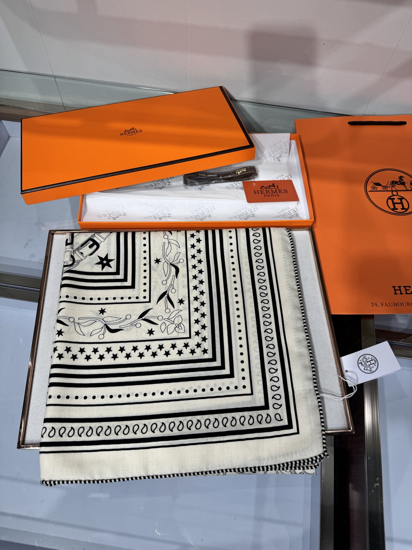 💟2025年H家秋冬抢先 上新 亚马逊的庆典💞【双面同色丝毛方巾】手工卷边山羊绒和真丝混纺披肩（70%山