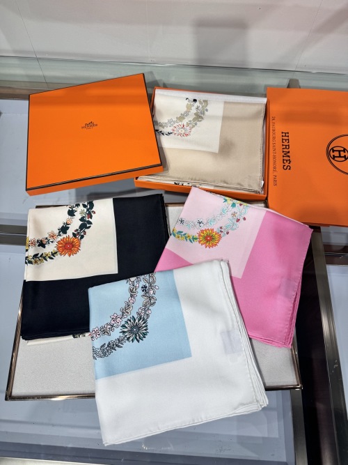 Hermes Silk Scarf 90x90cm - Brides de Gala en Fleurs Double-Sided 1 Hermes Silk Scarf 90x90cm – Brides de Gala en Fleurs Double-Sided