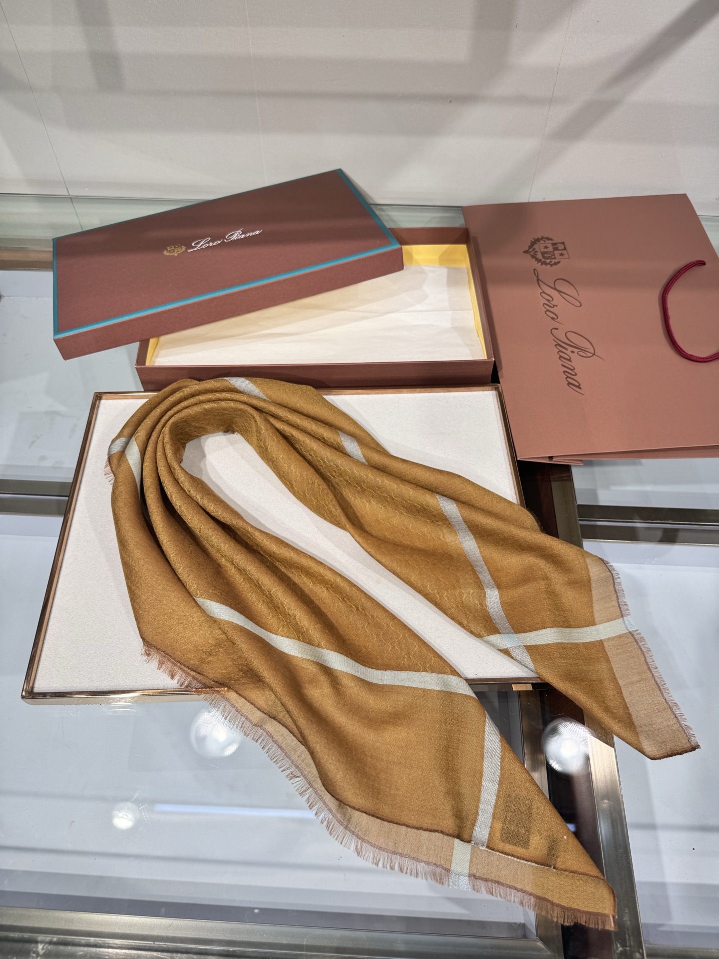 💟🎨💫罗罗皮雅娜【LP腰果图案羊绒长巾】LP羊绒世家，羊绒界的新贵，只做最好的皮雅娜❗自己可以去看看哦，