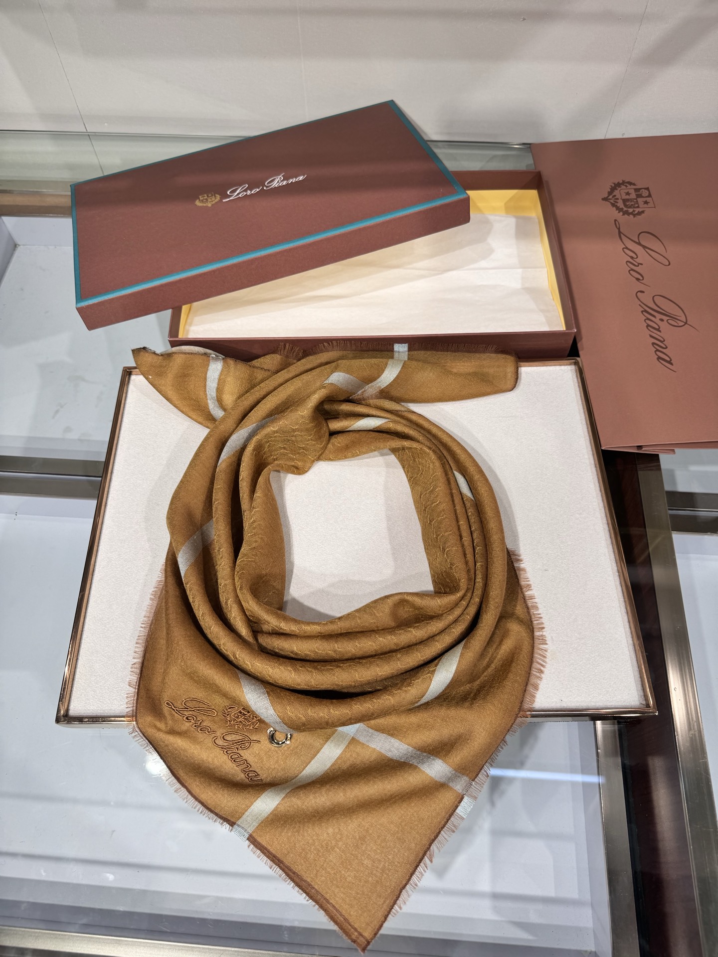 💟🎨💫罗罗皮雅娜【LP腰果图案羊绒长巾】LP羊绒世家，羊绒界的新贵，只做最好的皮雅娜❗自己可以去看看哦，