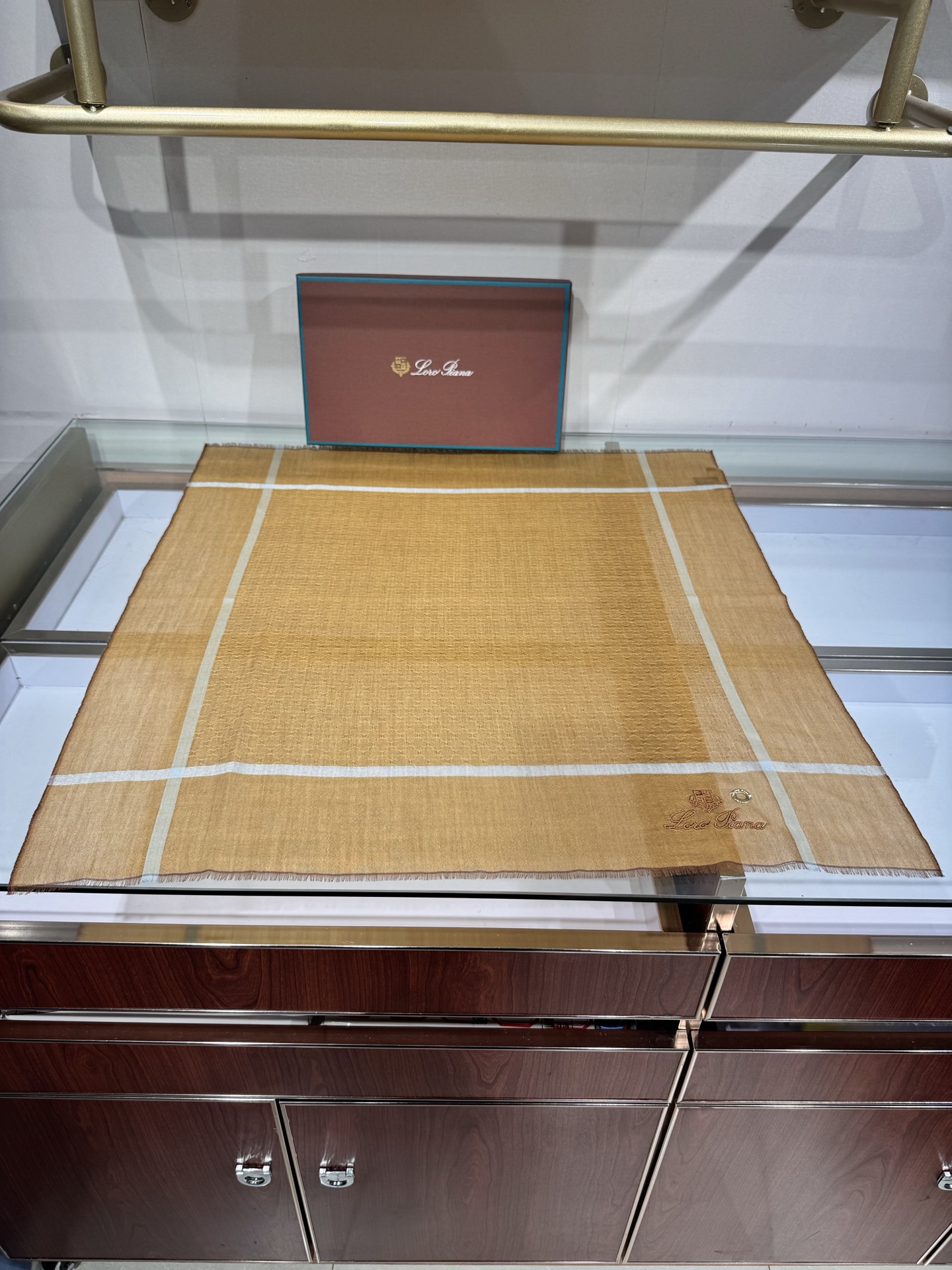 💟🎨💫罗罗皮雅娜【LP腰果图案羊绒长巾】LP羊绒世家，羊绒界的新贵，只做最好的皮雅娜❗自己可以去看看哦，