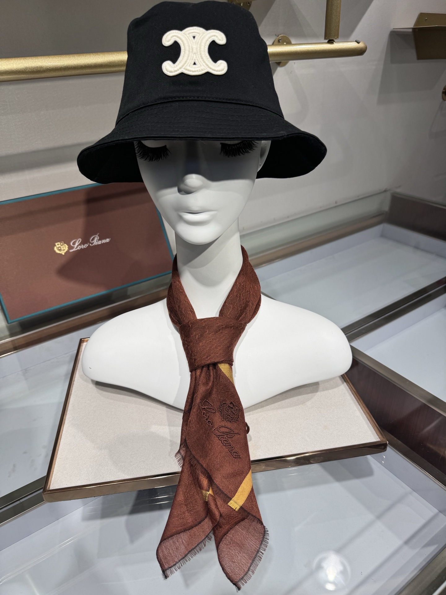 💟🎨💫罗罗皮雅娜【LP腰果图案羊绒长巾】LP羊绒世家，羊绒界的新贵，只做最好的皮雅娜❗自己可以去看看哦，